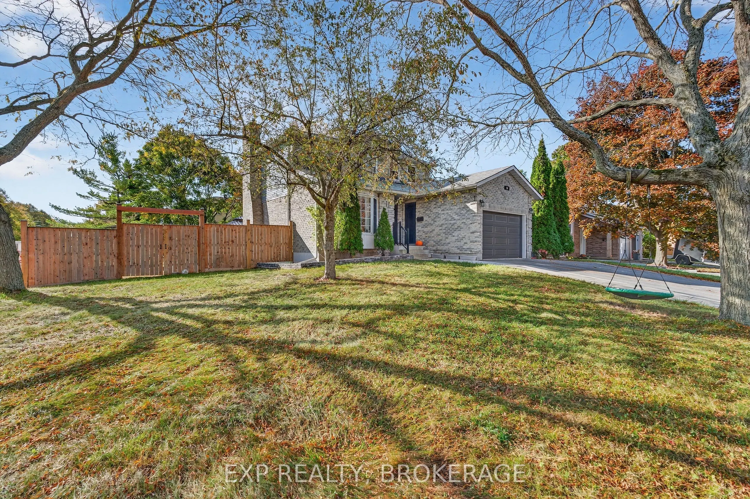 50 CHARTWELL Crescent