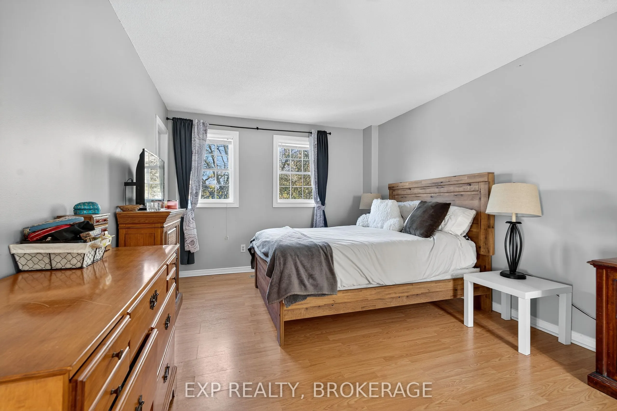 50 CHARTWELL Crescent