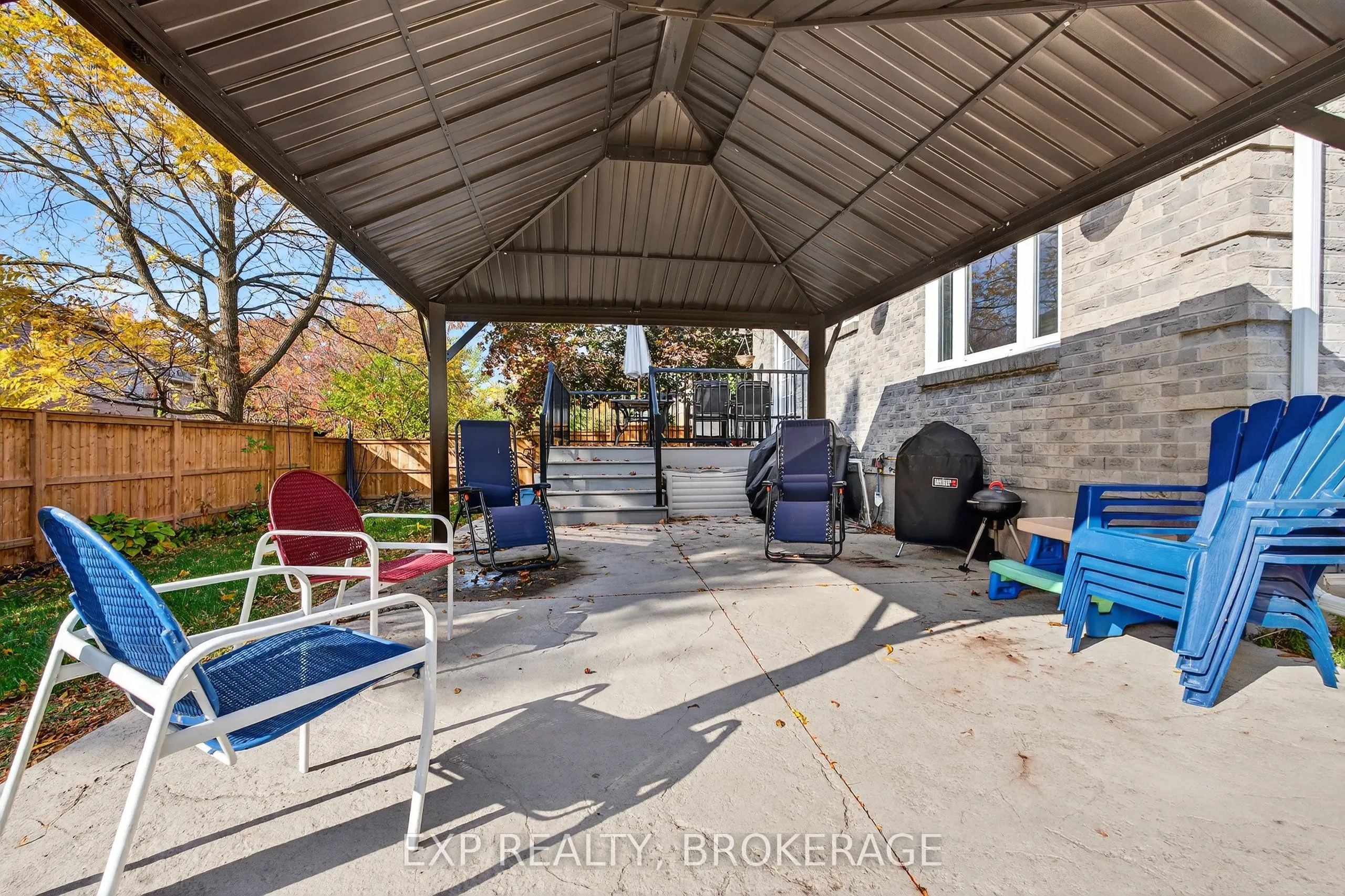 50 CHARTWELL Crescent