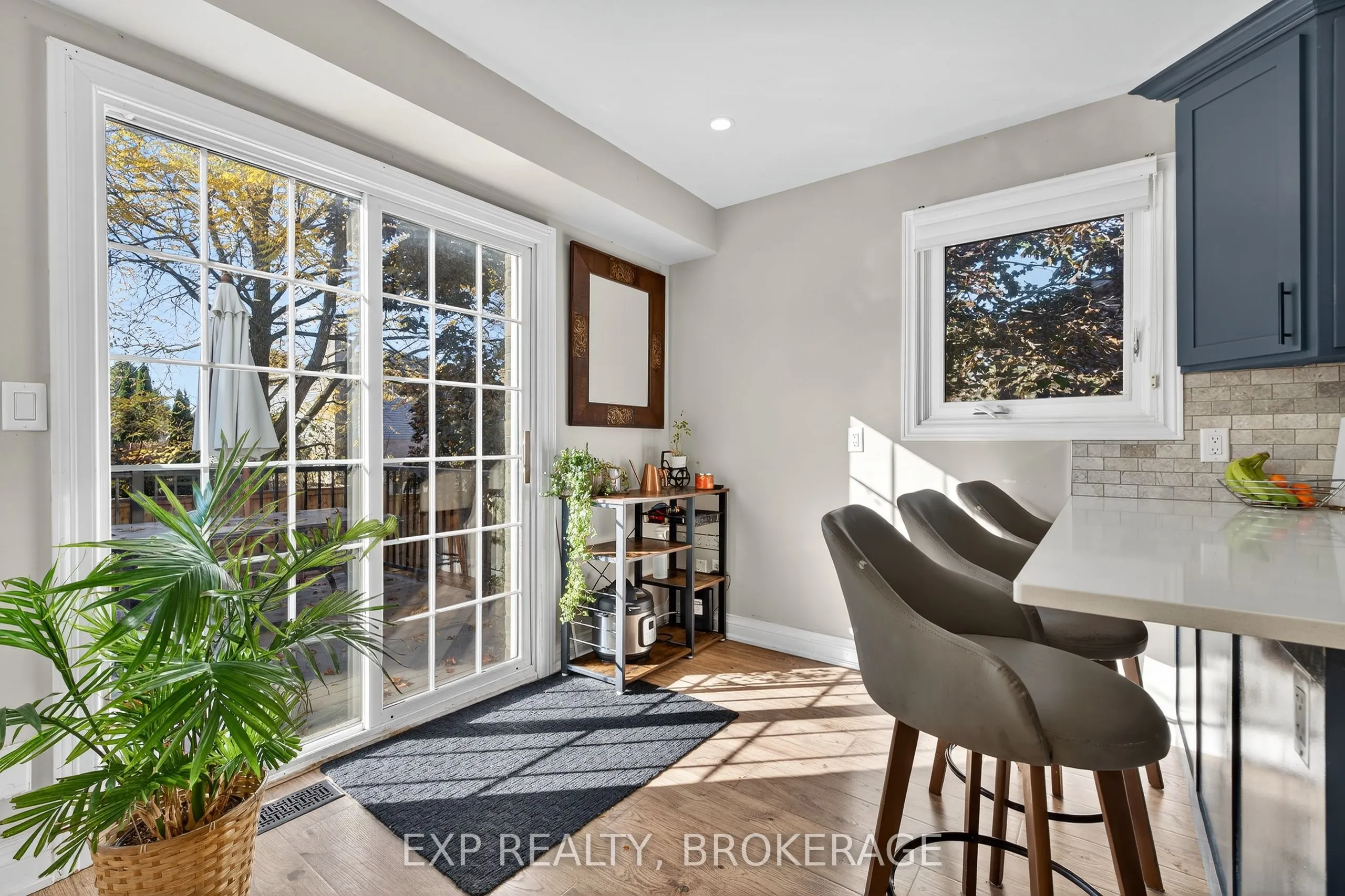 50 CHARTWELL Crescent