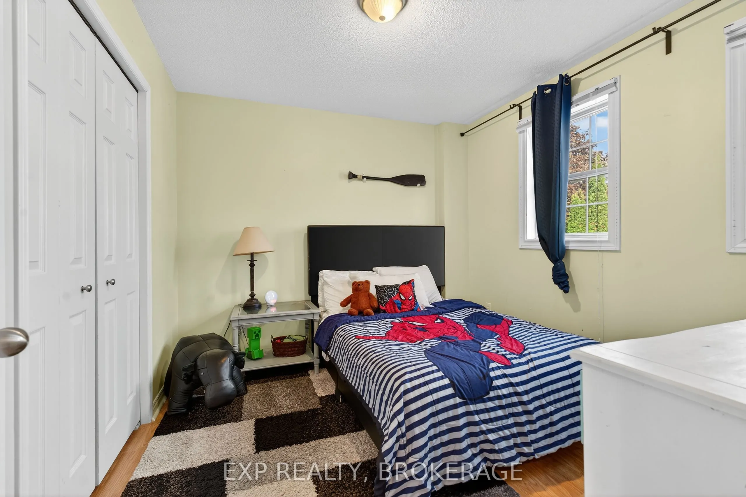 50 CHARTWELL Crescent
