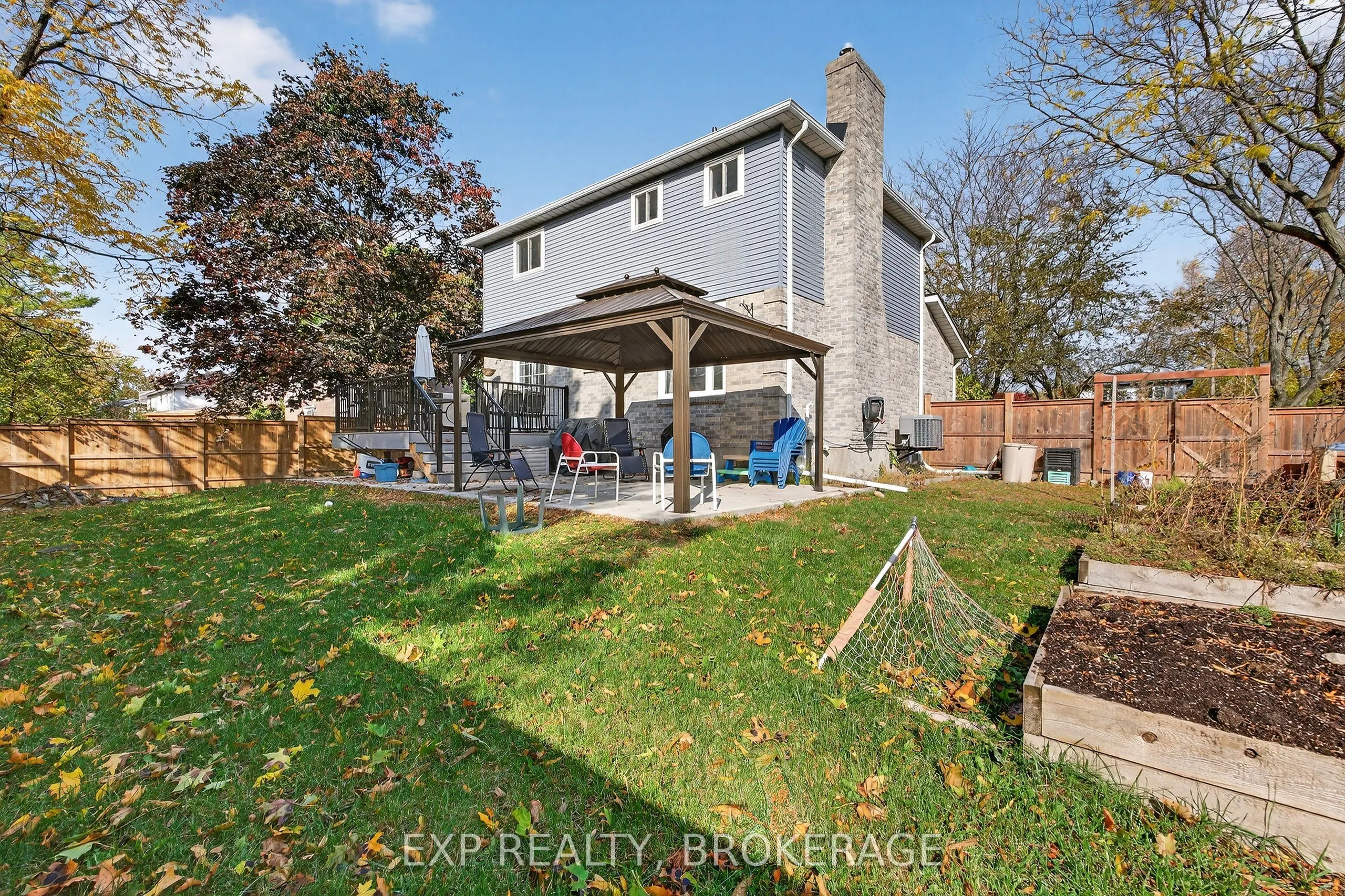 50 CHARTWELL Crescent