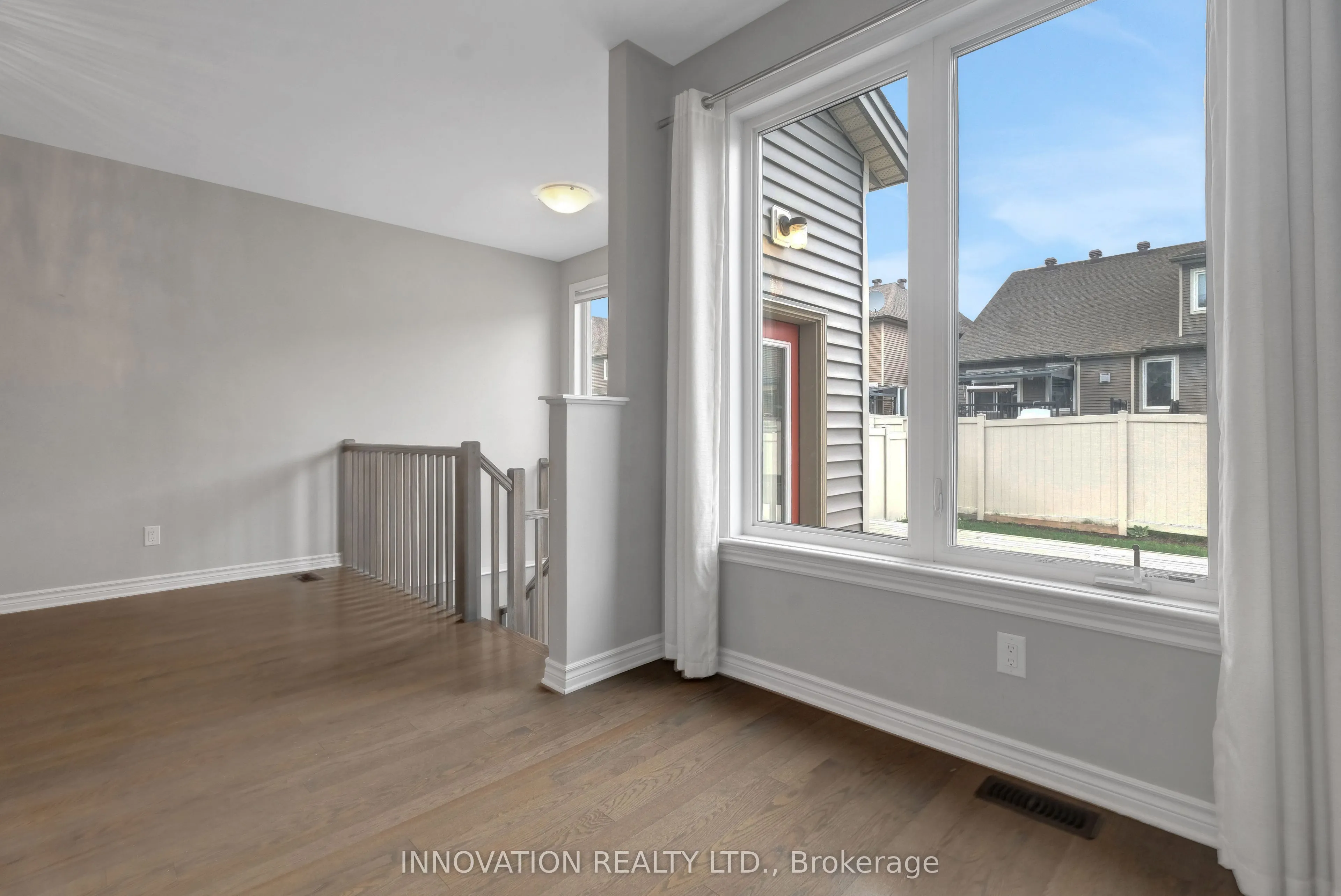 322 Fergus Crescent