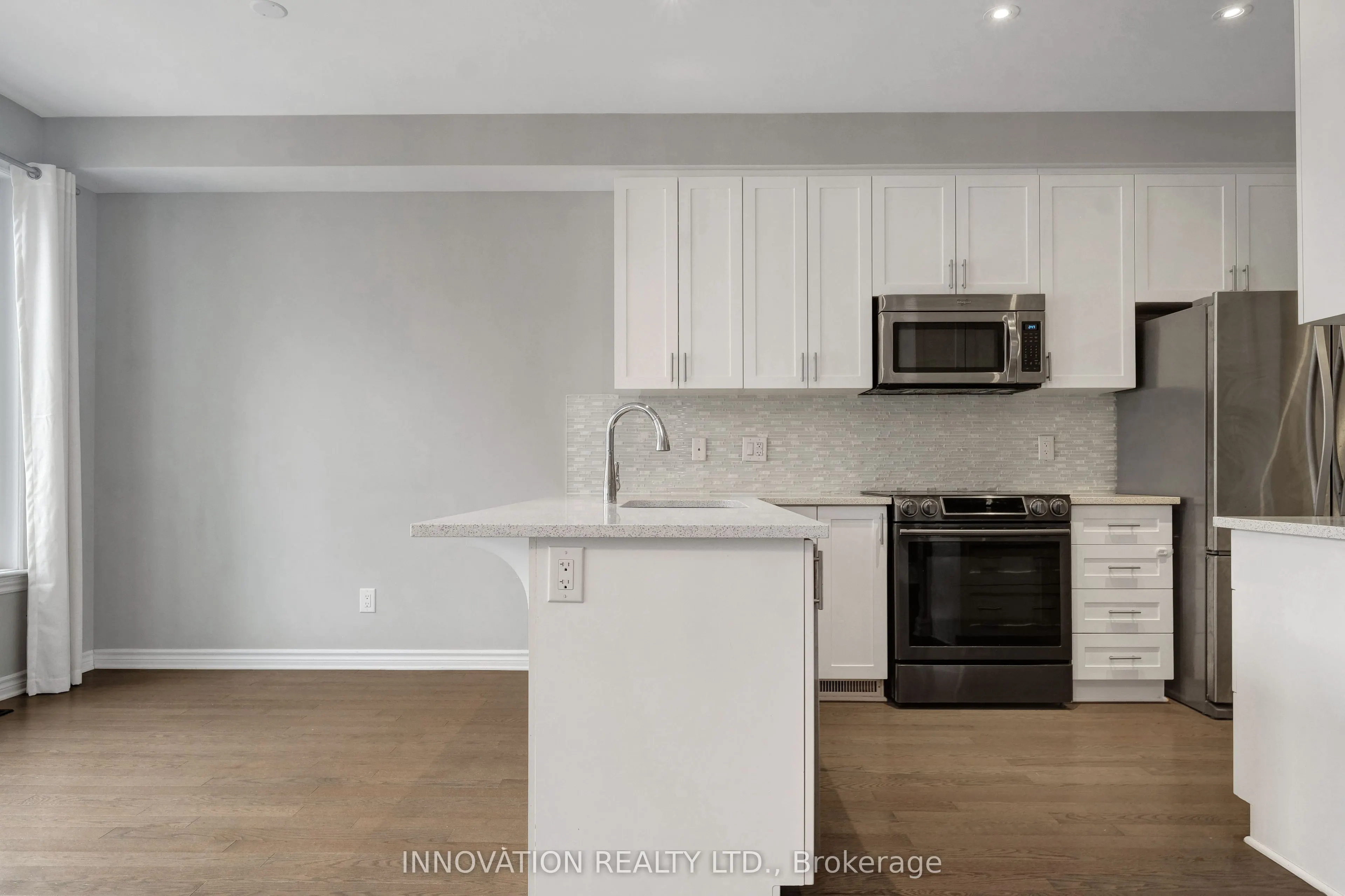 322 Fergus Crescent