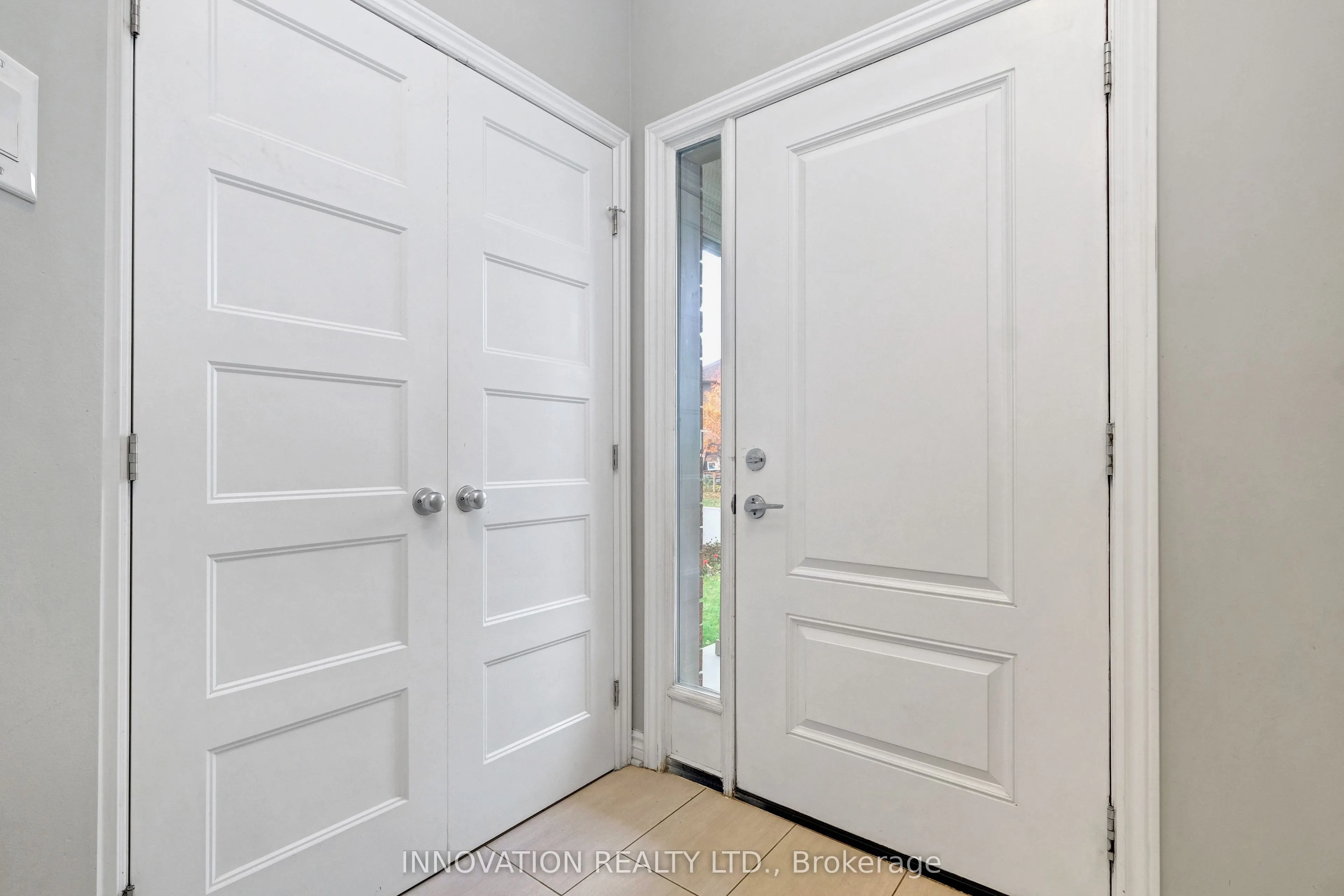 322 Fergus Crescent