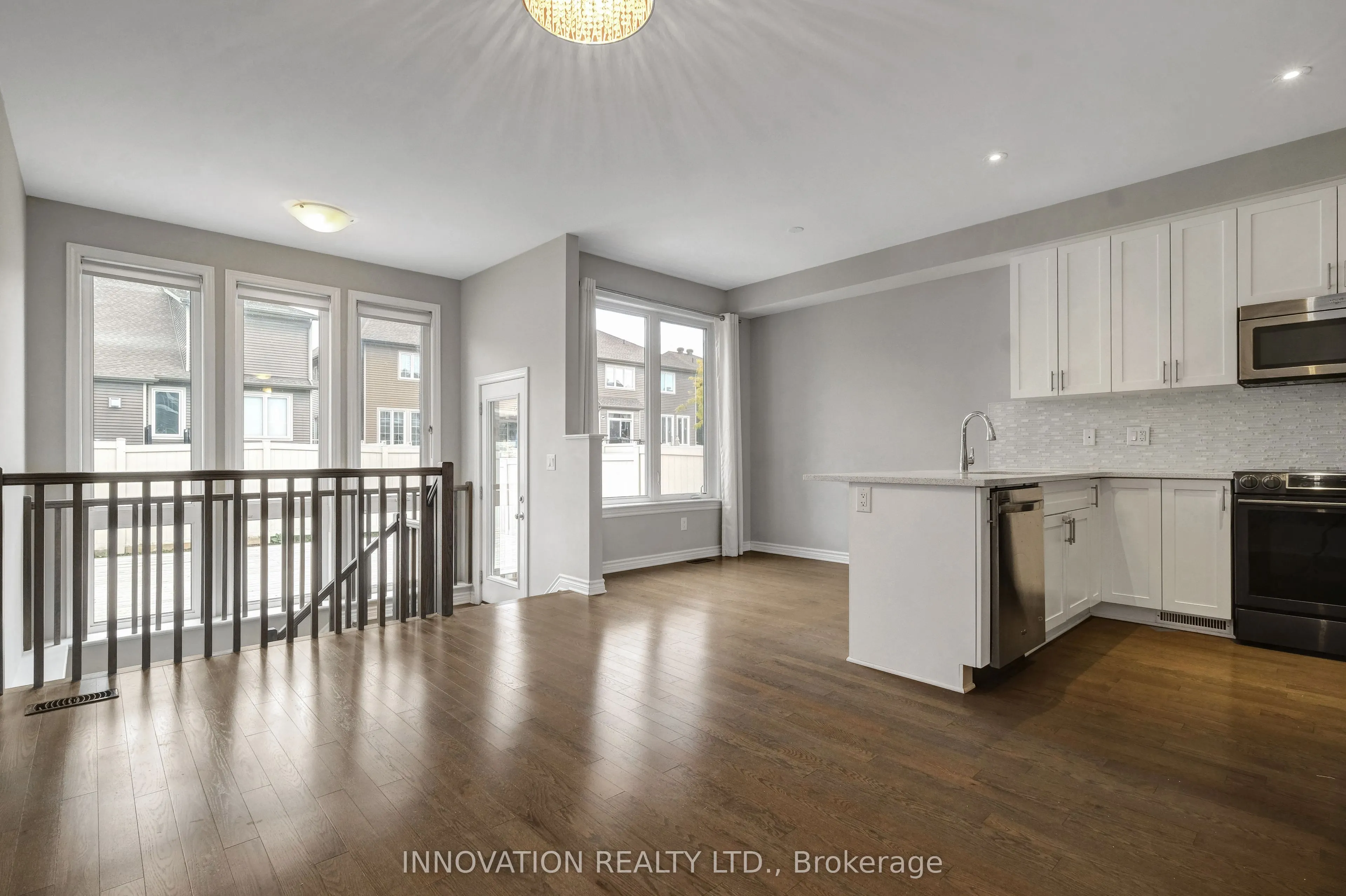 322 Fergus Crescent
