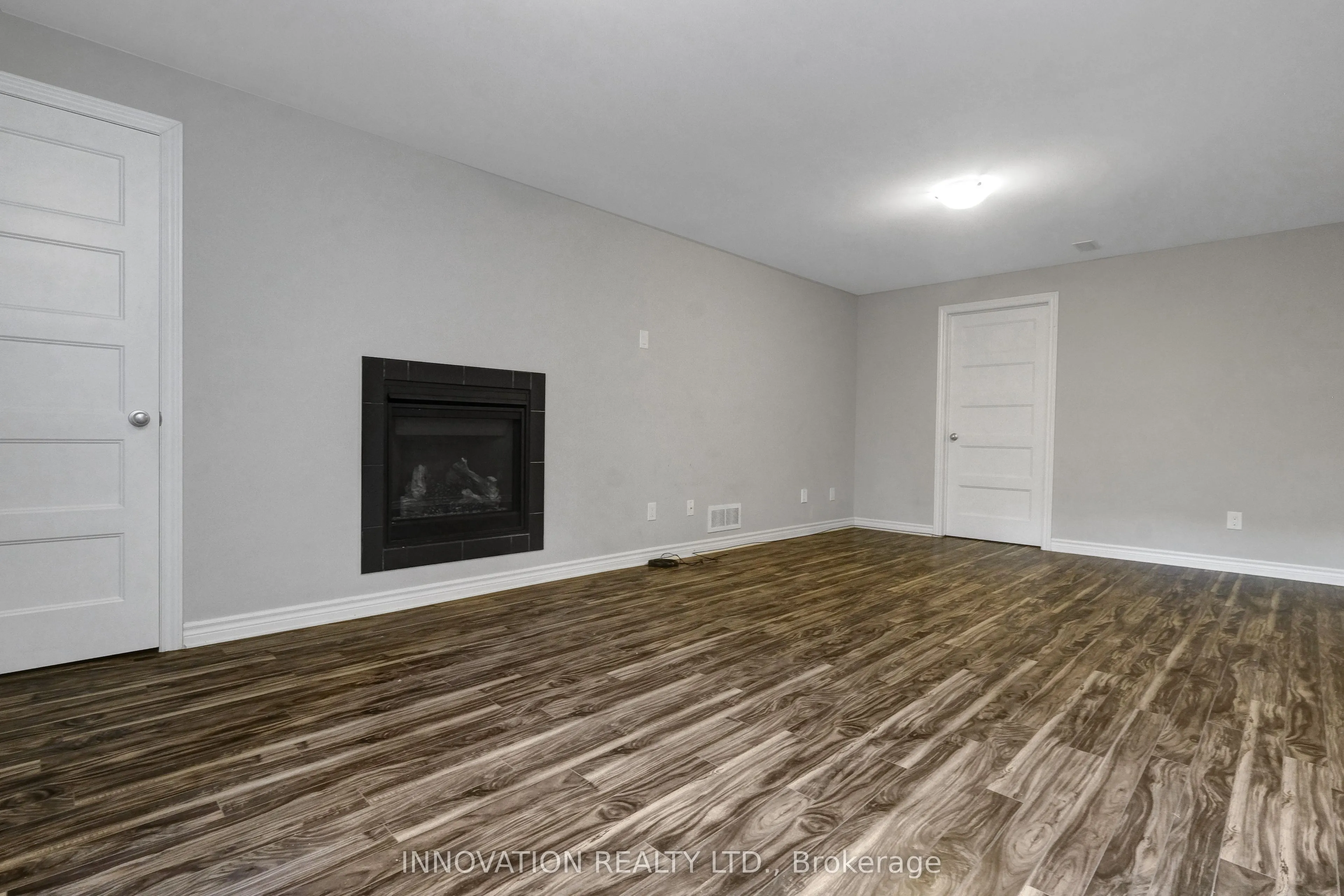 322 Fergus Crescent