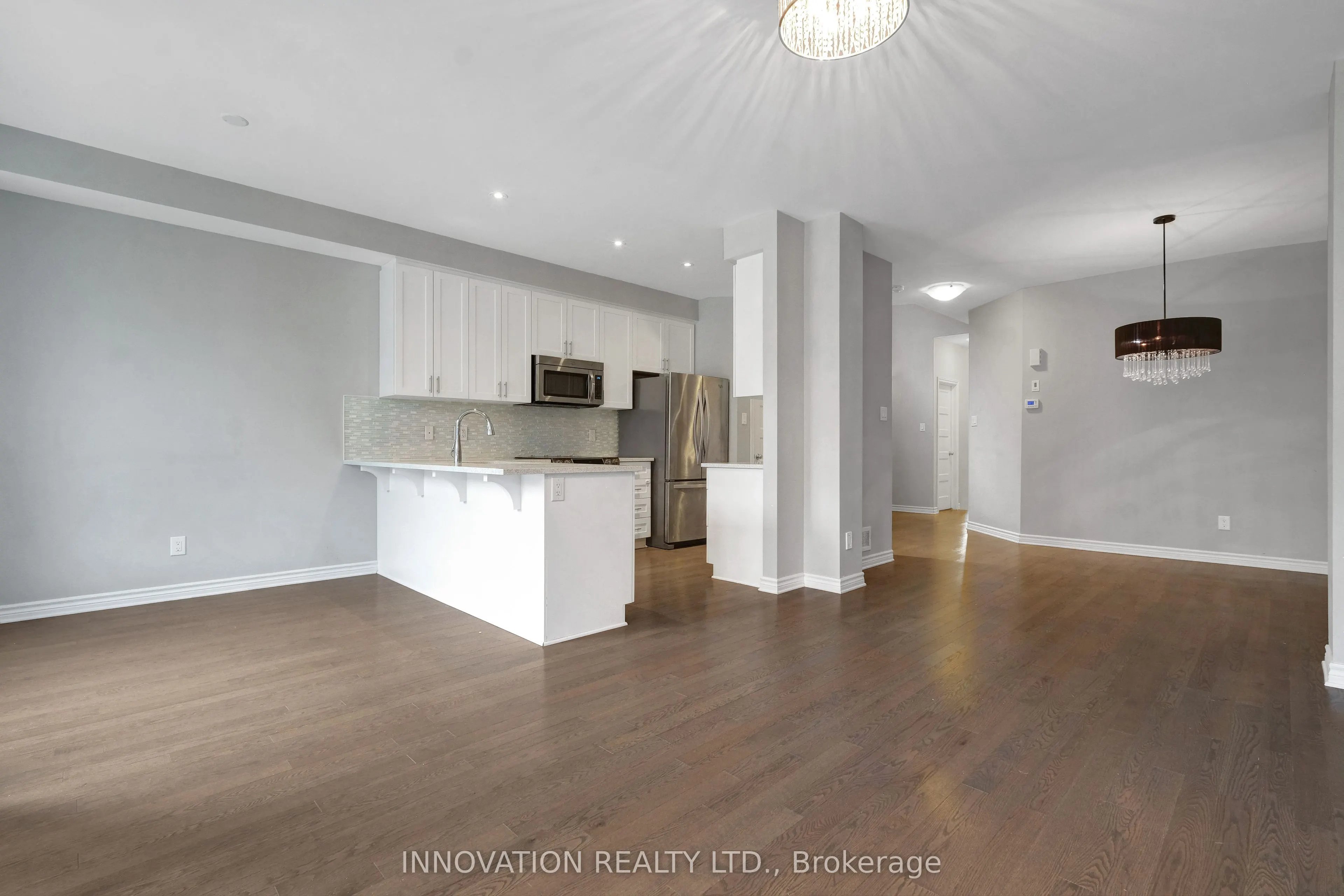 322 Fergus Crescent