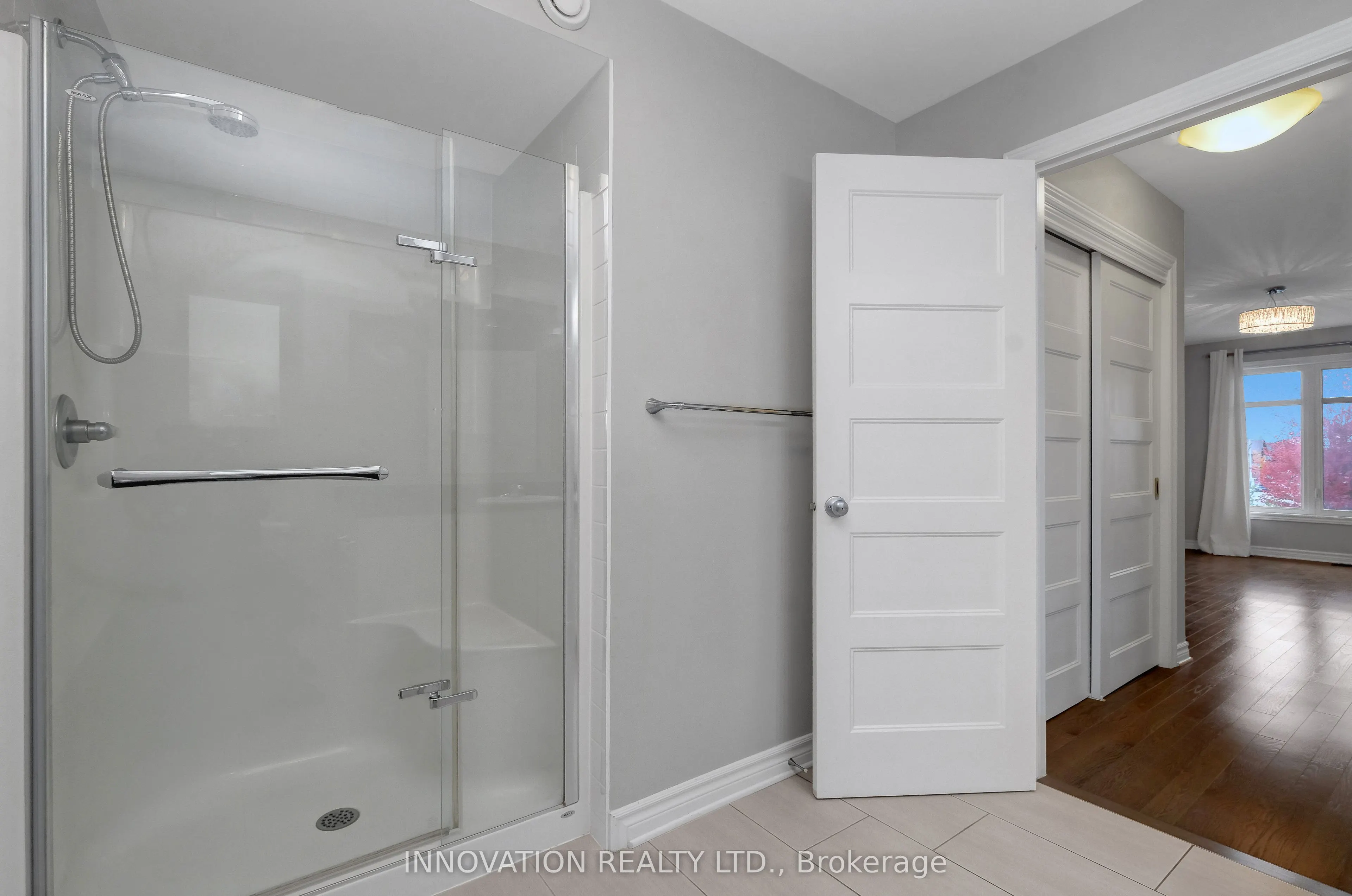 322 Fergus Crescent