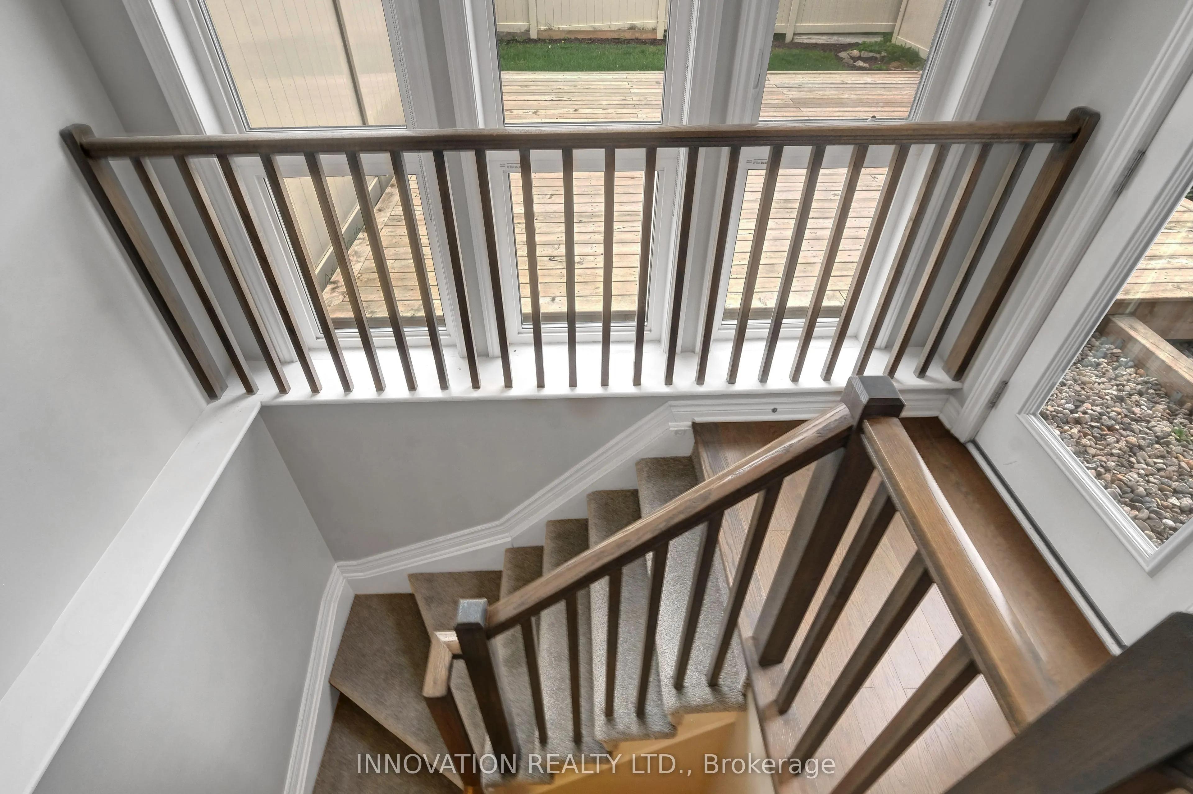 322 Fergus Crescent