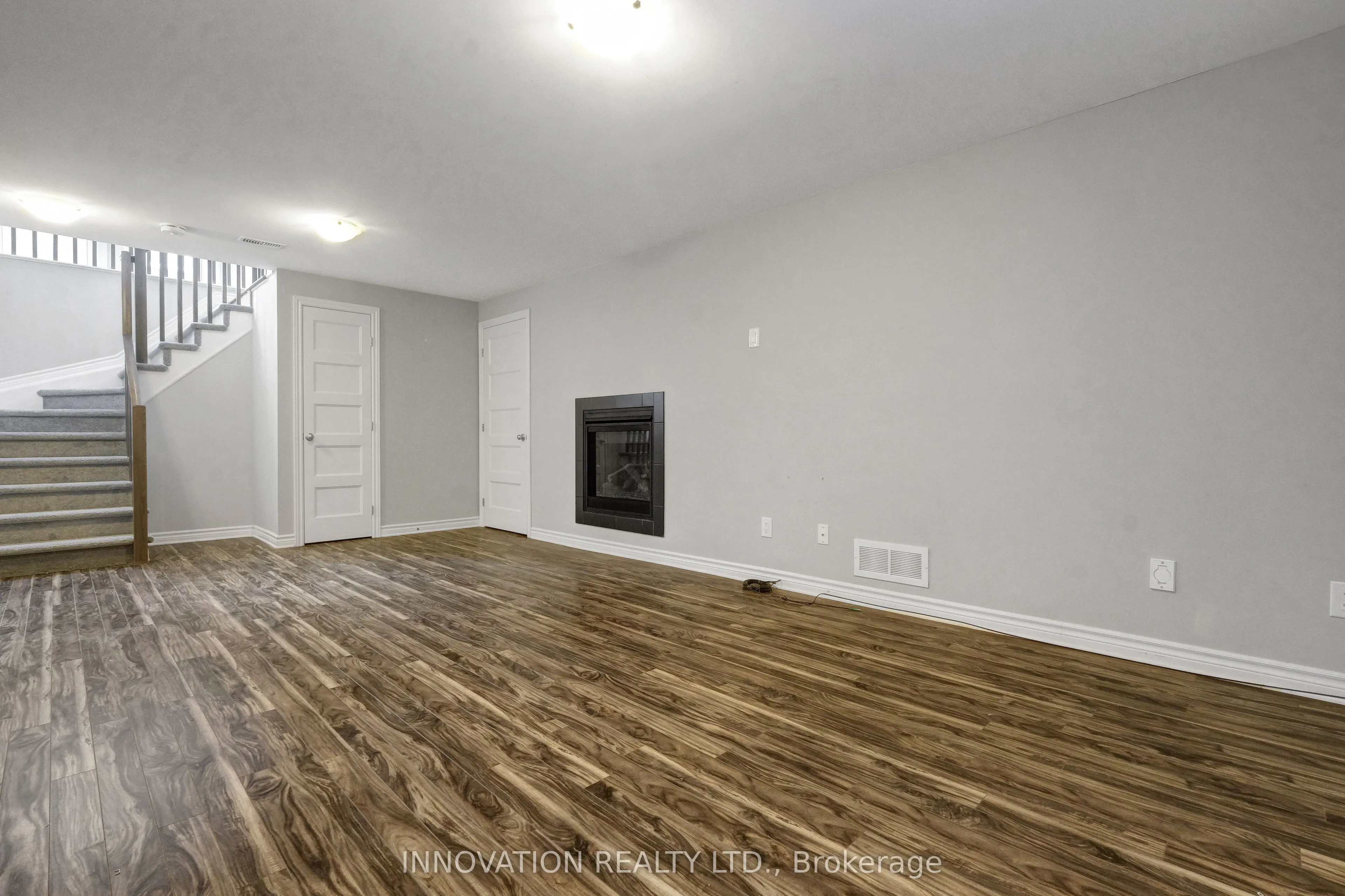 322 Fergus Crescent