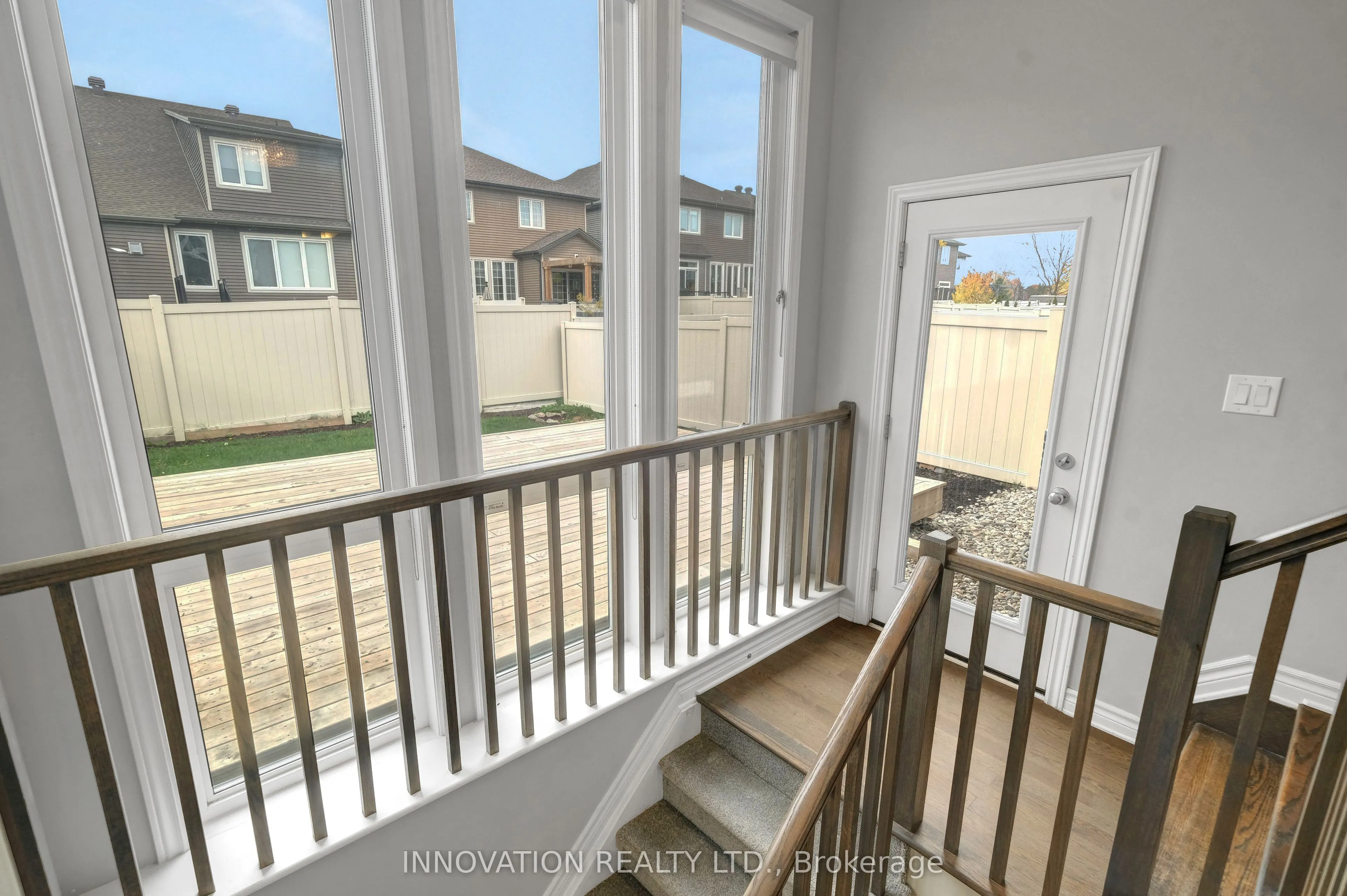 322 Fergus Crescent