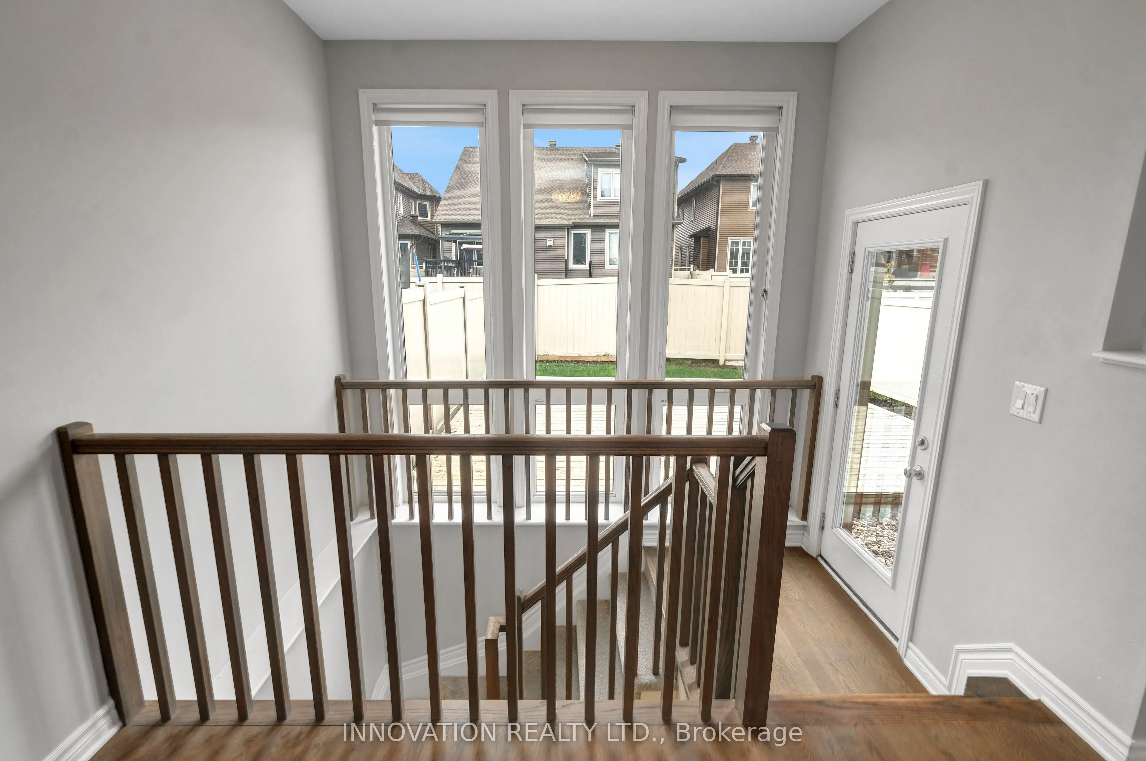 322 Fergus Crescent