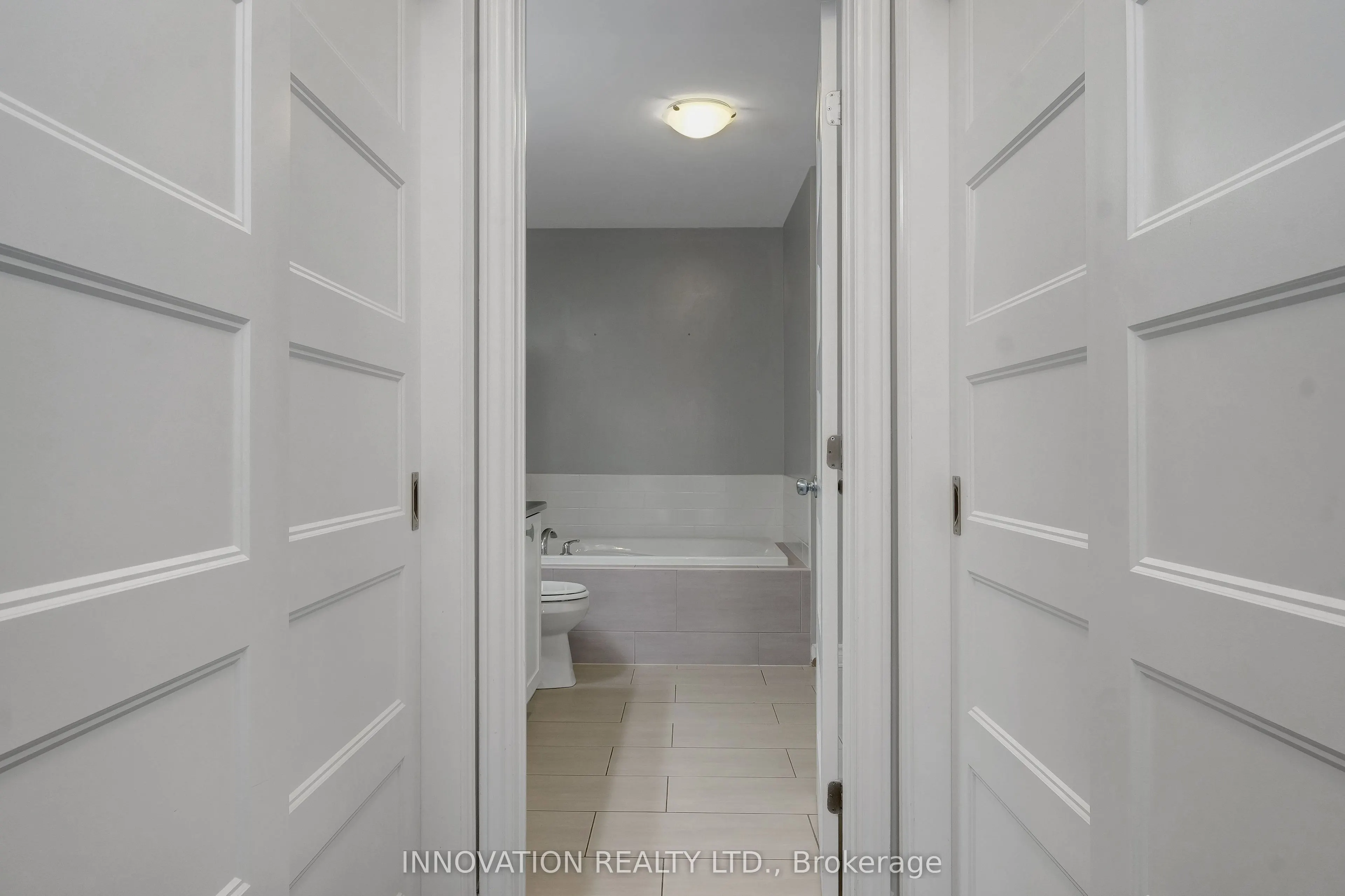 322 Fergus Crescent