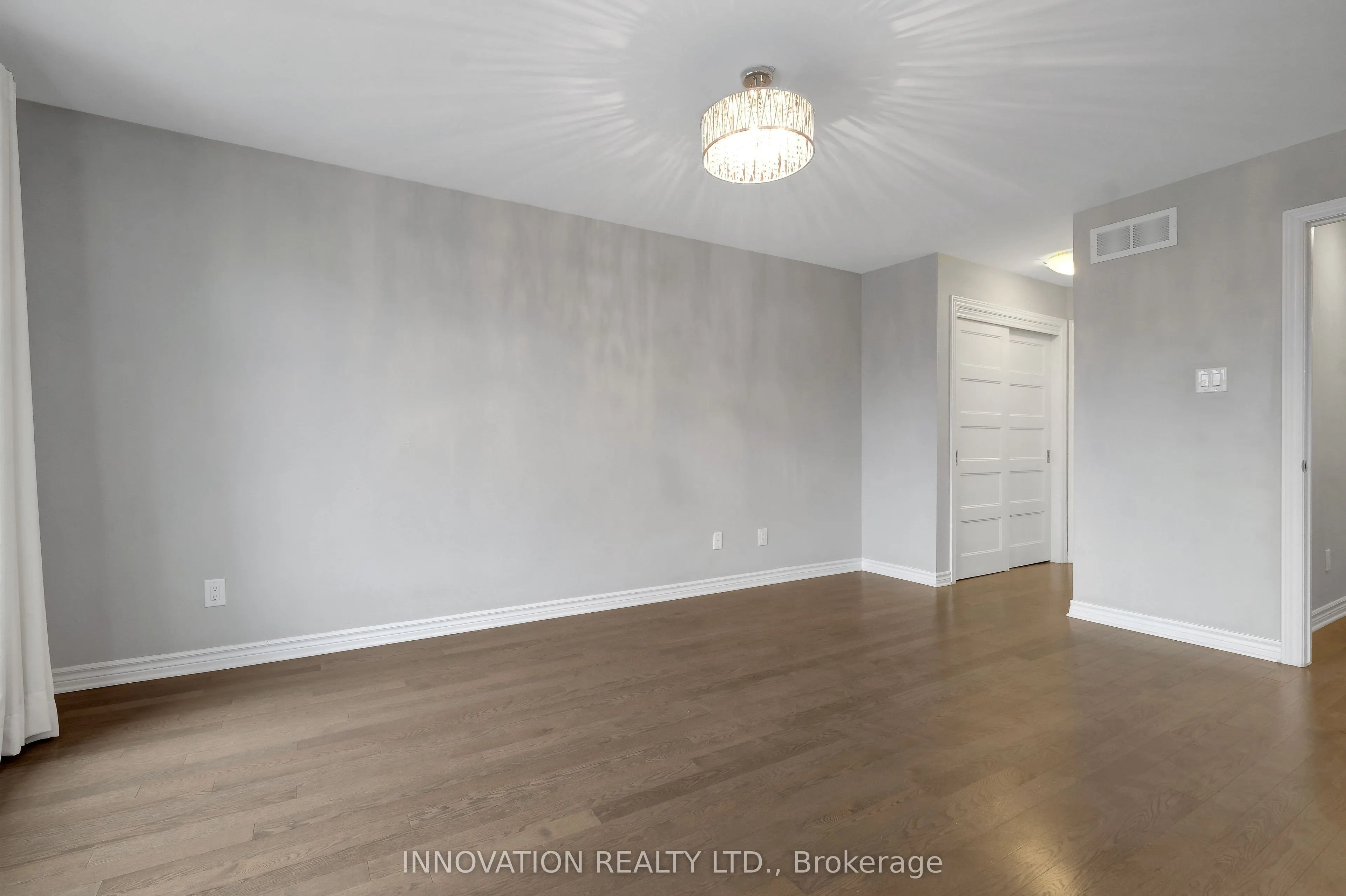 322 Fergus Crescent