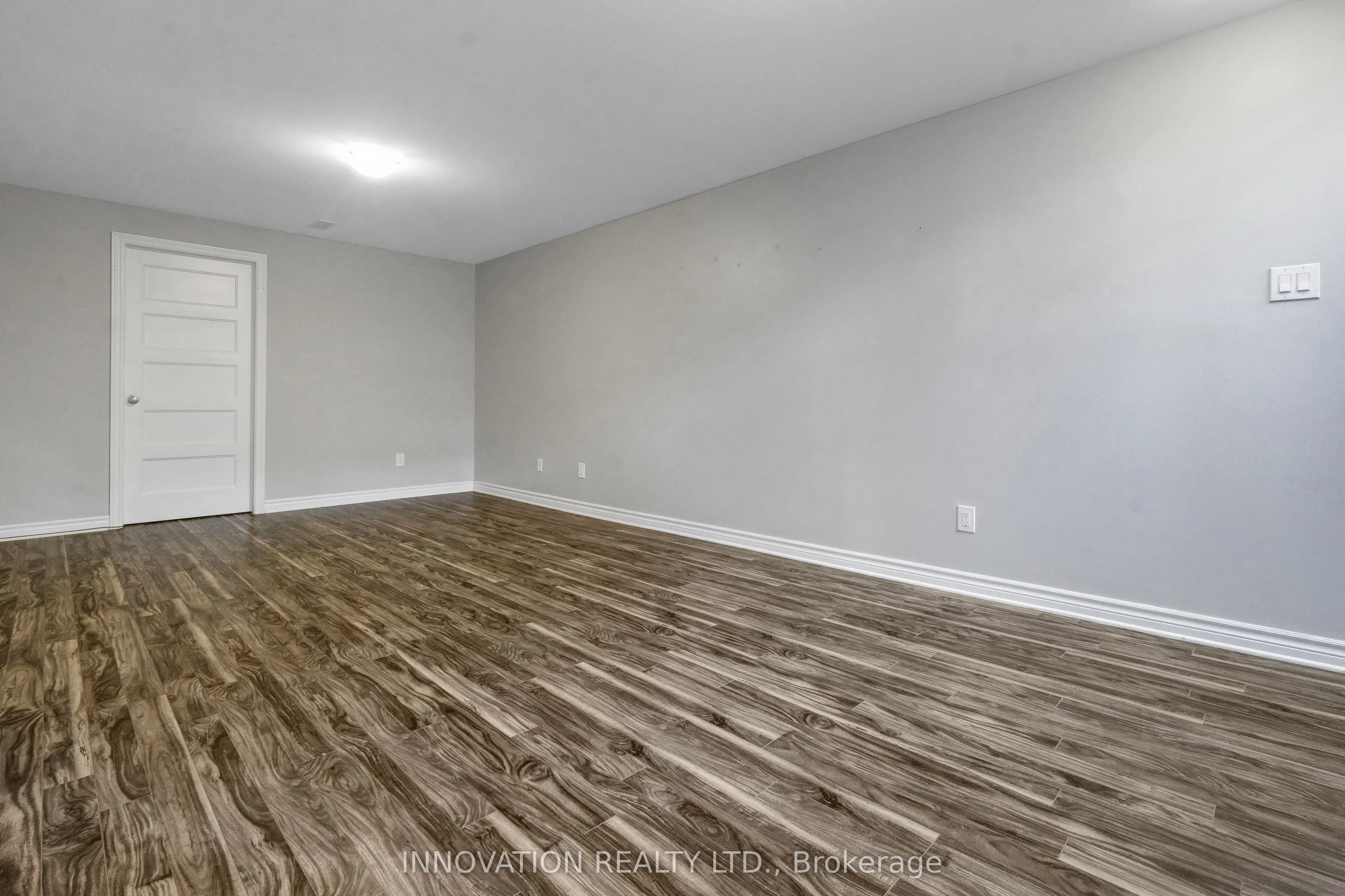 322 Fergus Crescent