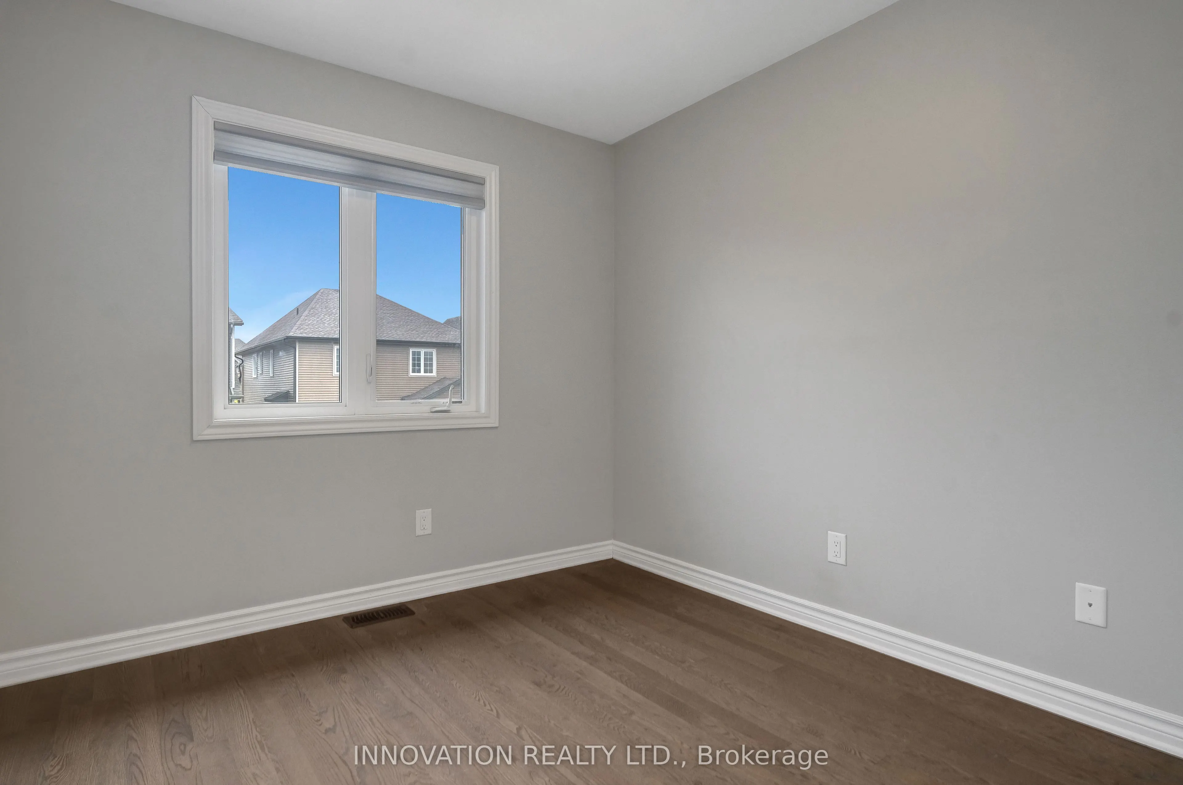 322 Fergus Crescent