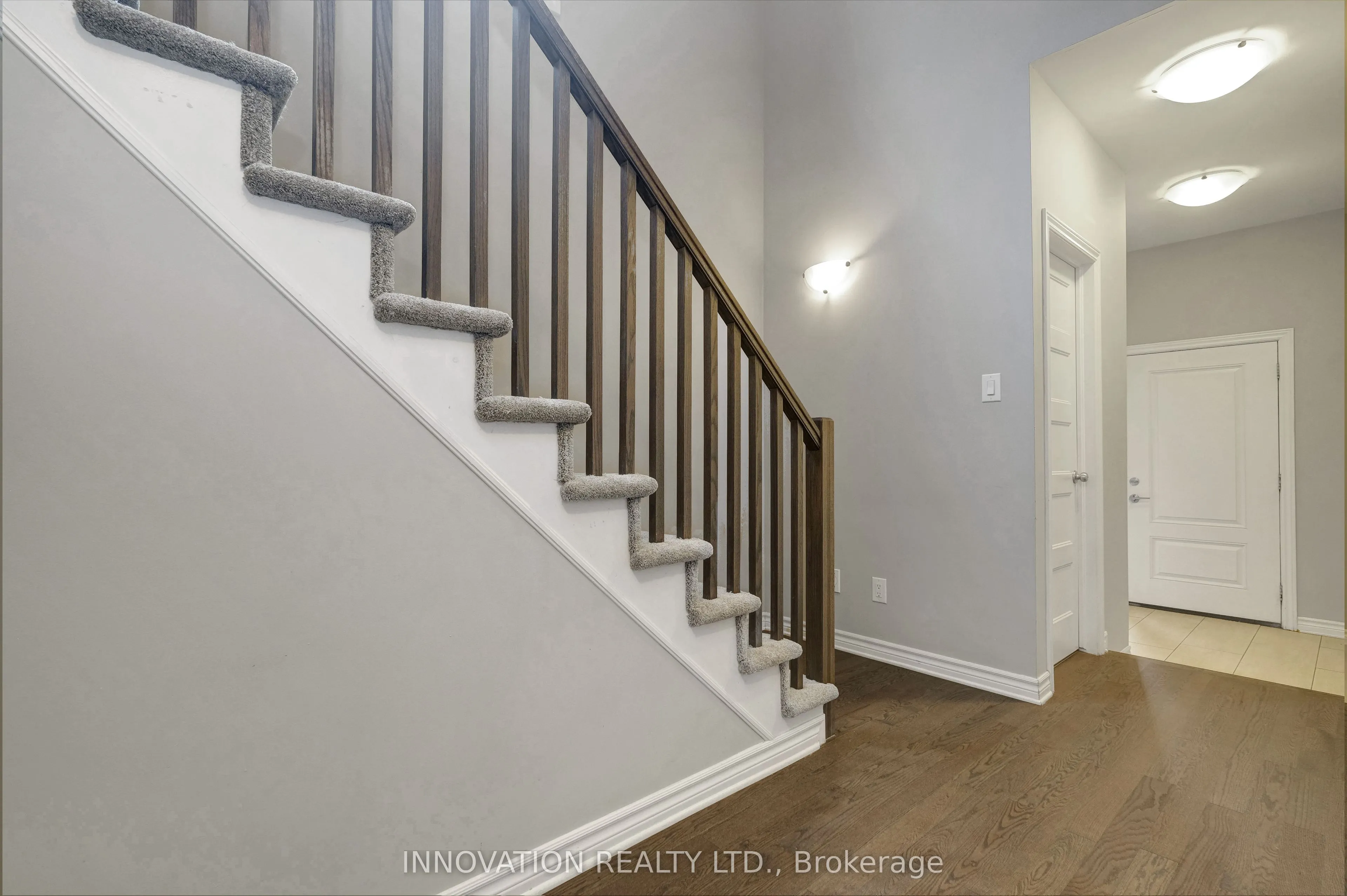 322 Fergus Crescent
