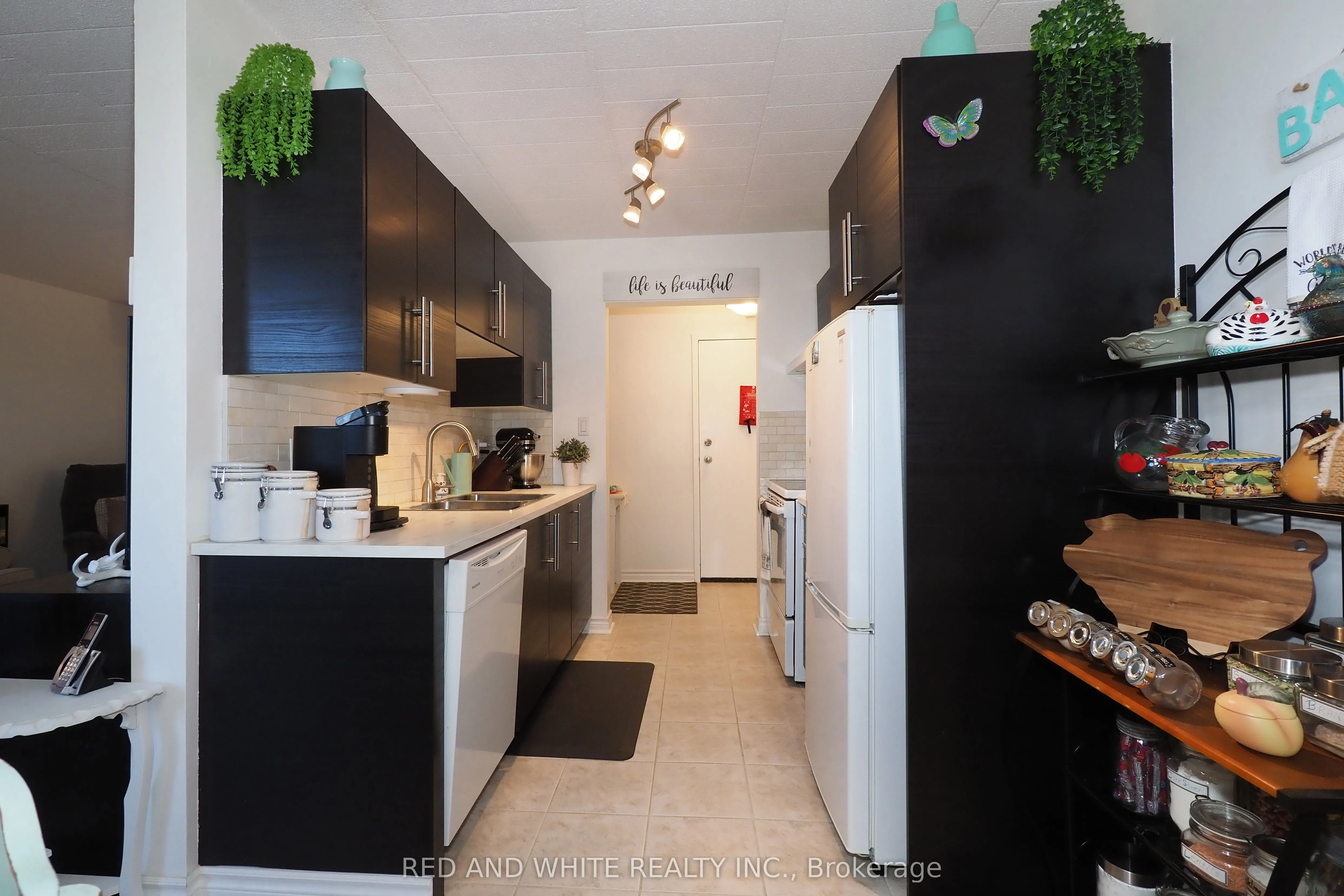 29 West Avenue W, #403