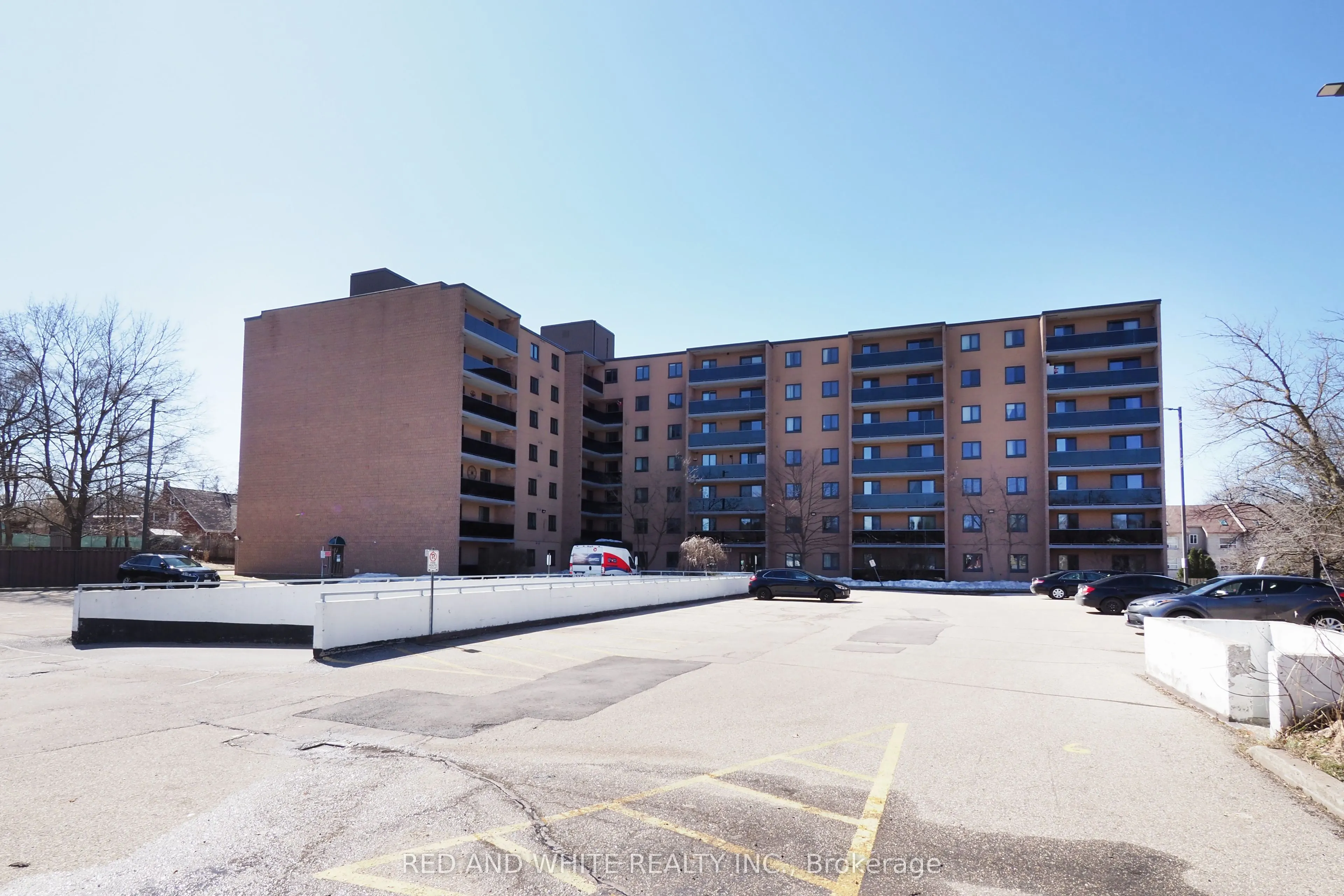 29 West Avenue W, #403