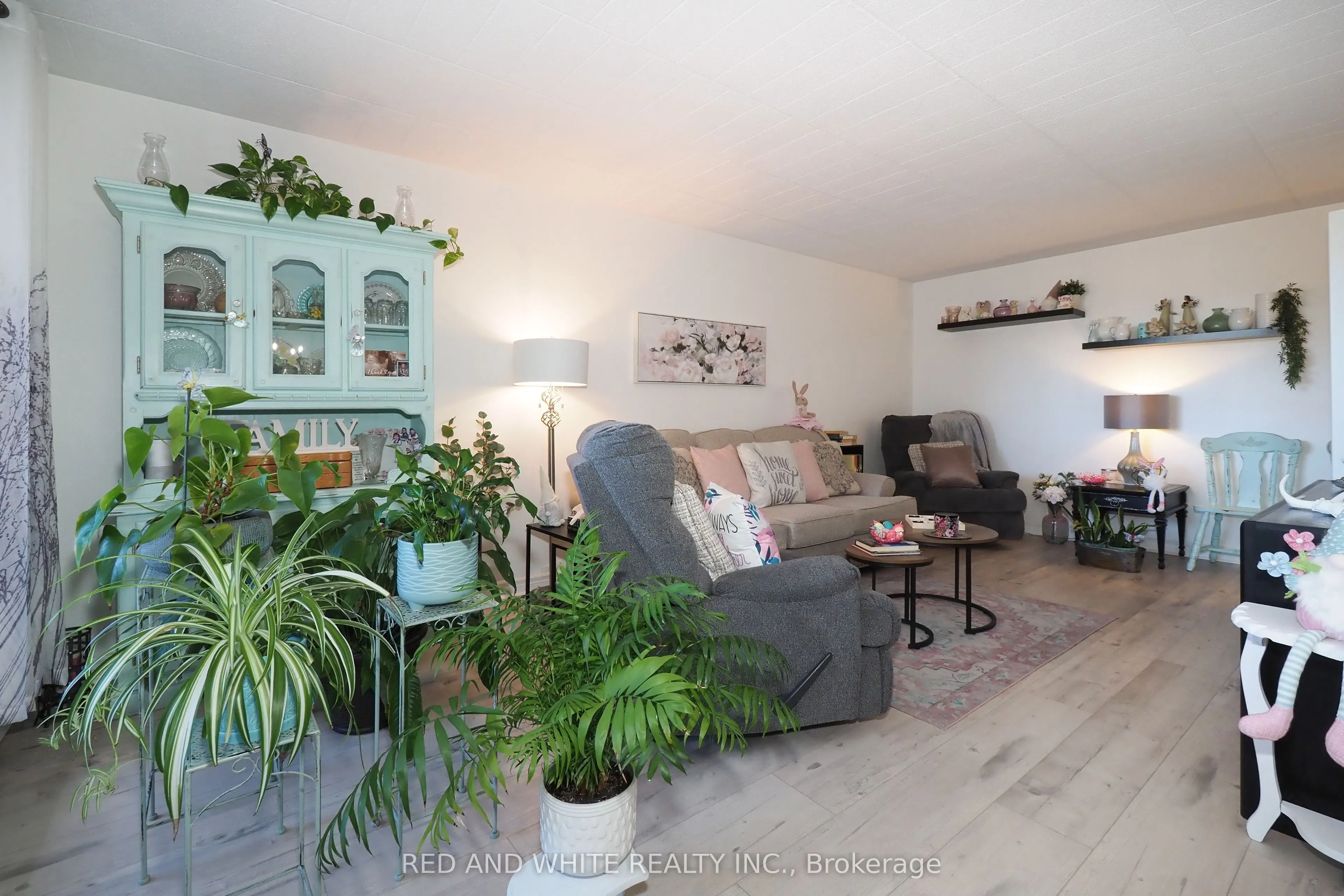 29 West Avenue W, #403