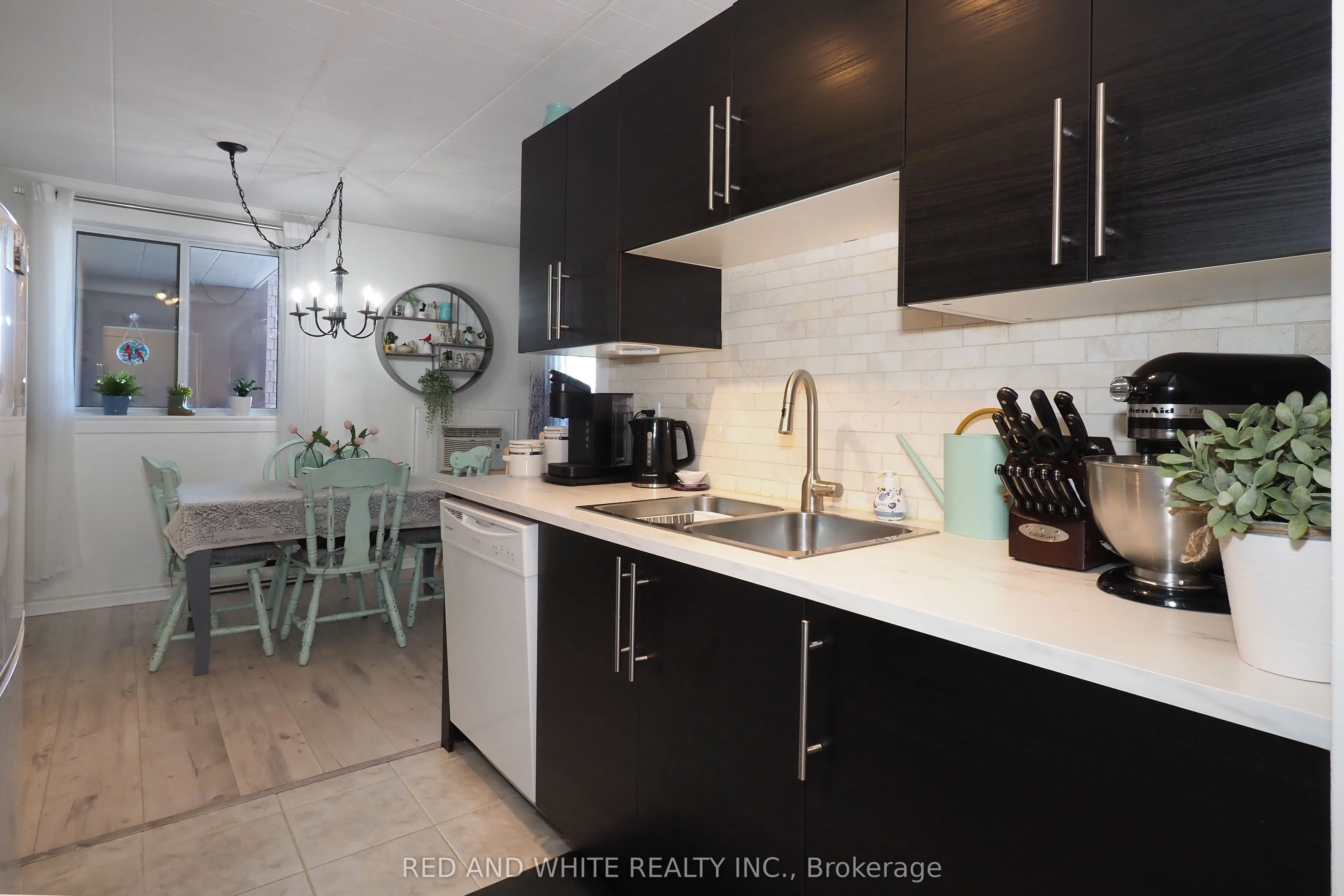 29 West Avenue W, #403