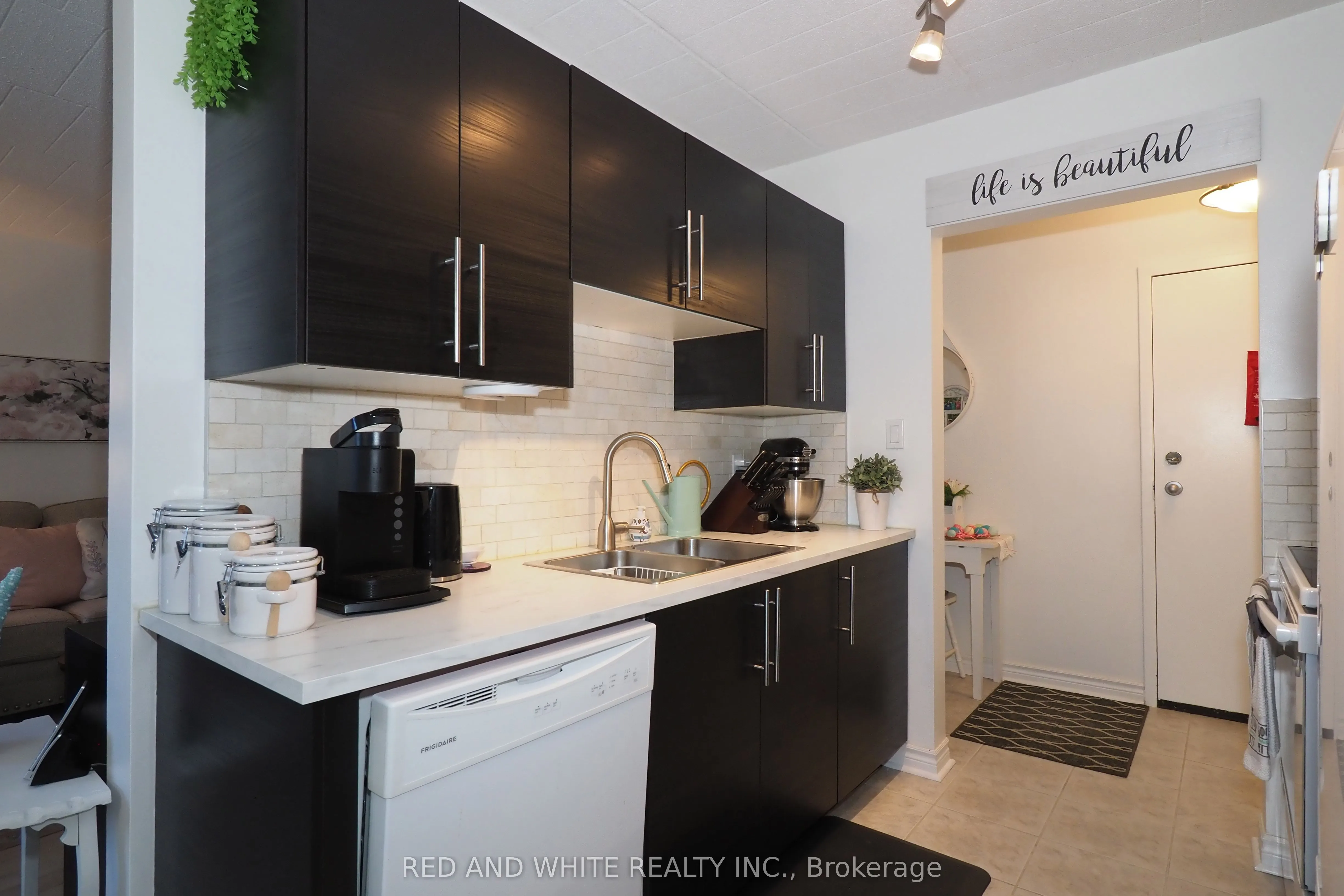 29 West Avenue W, #403