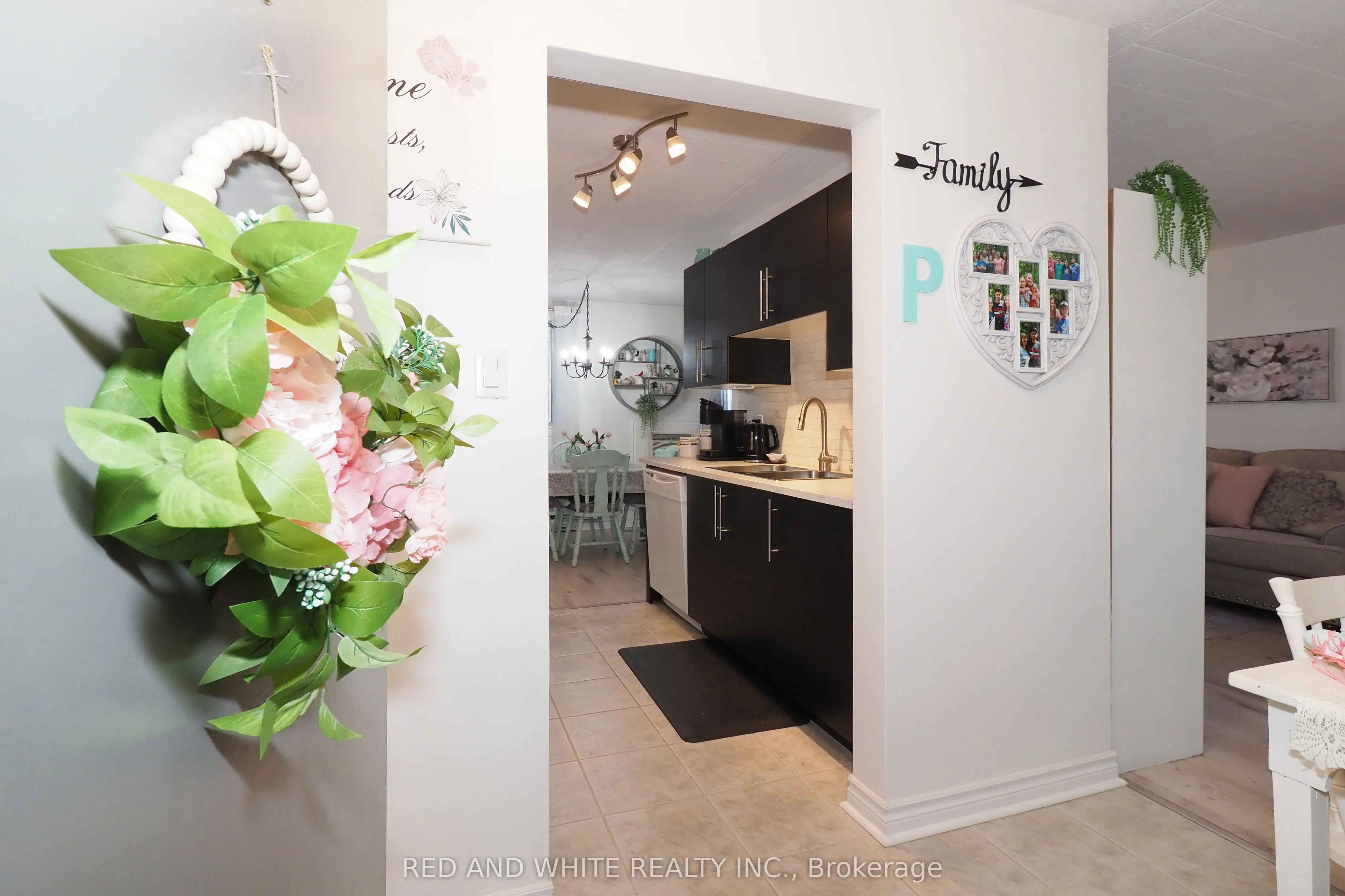 29 West Avenue W, #403