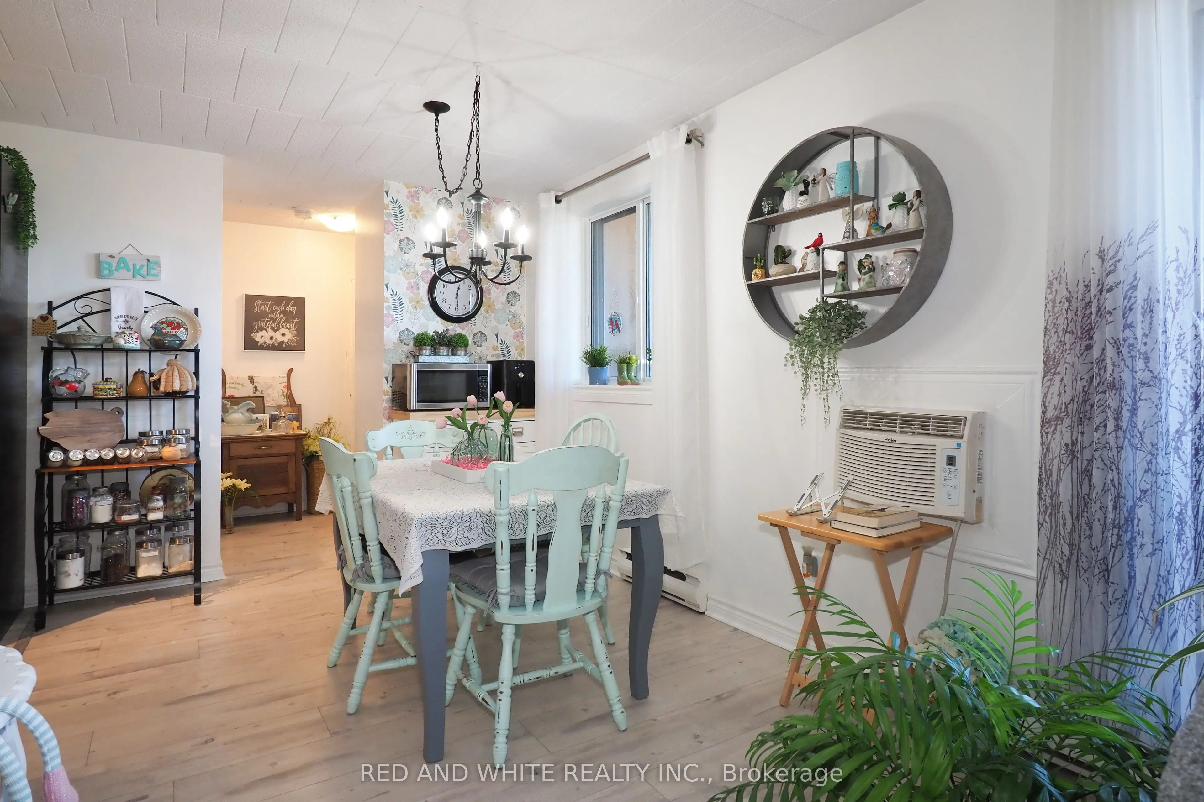 29 West Avenue W, #403