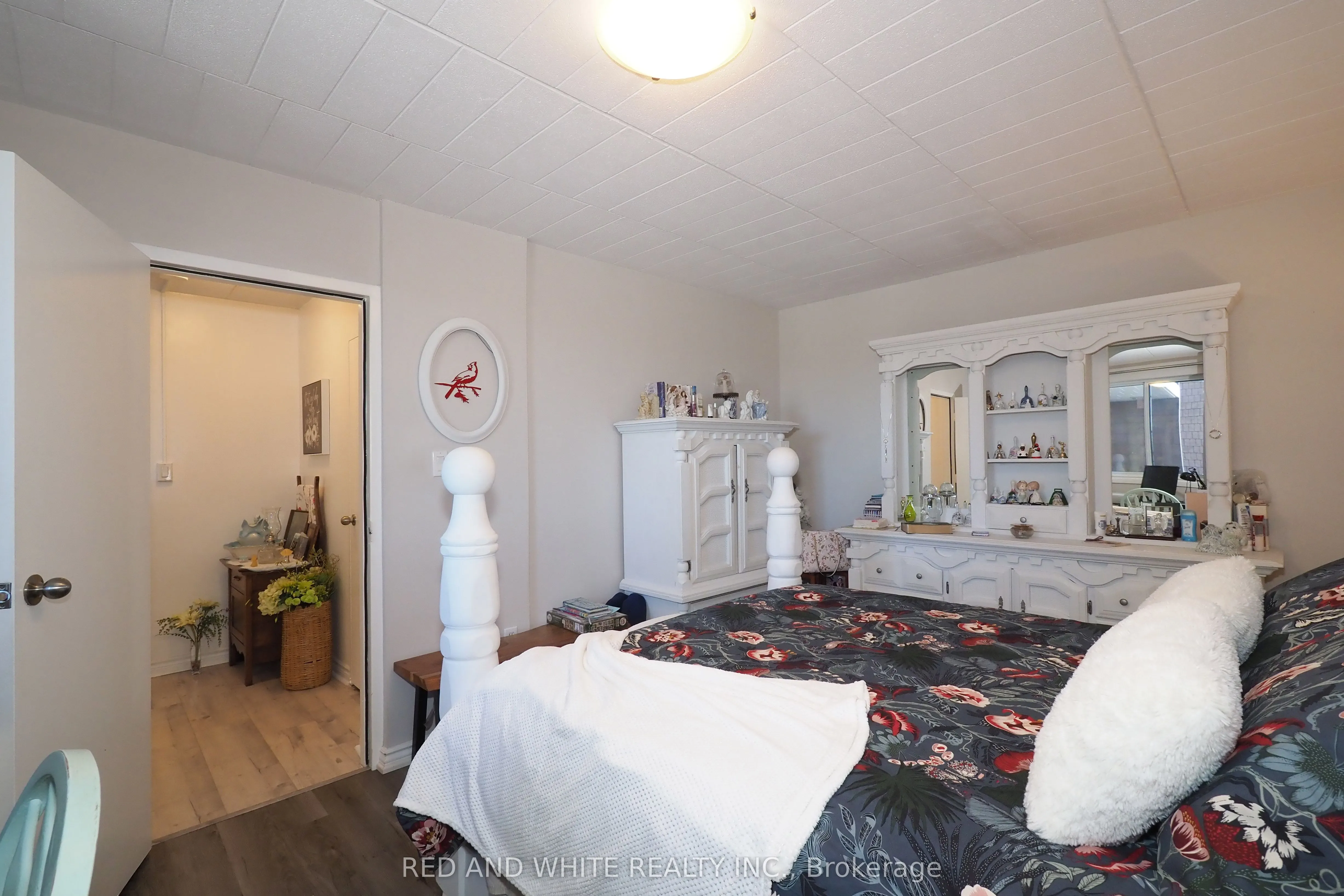 29 West Avenue W, #403