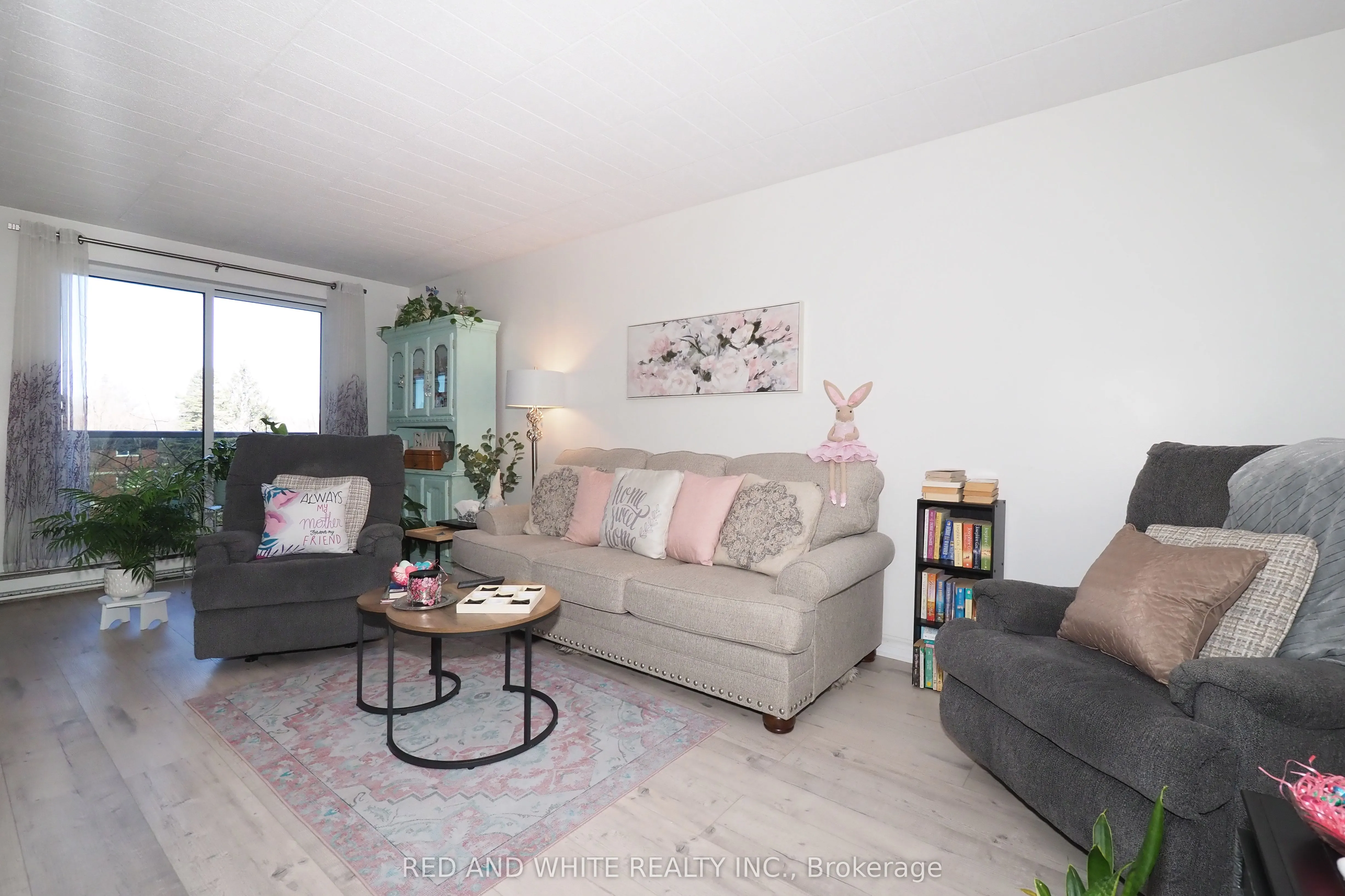 29 West Avenue W, #403