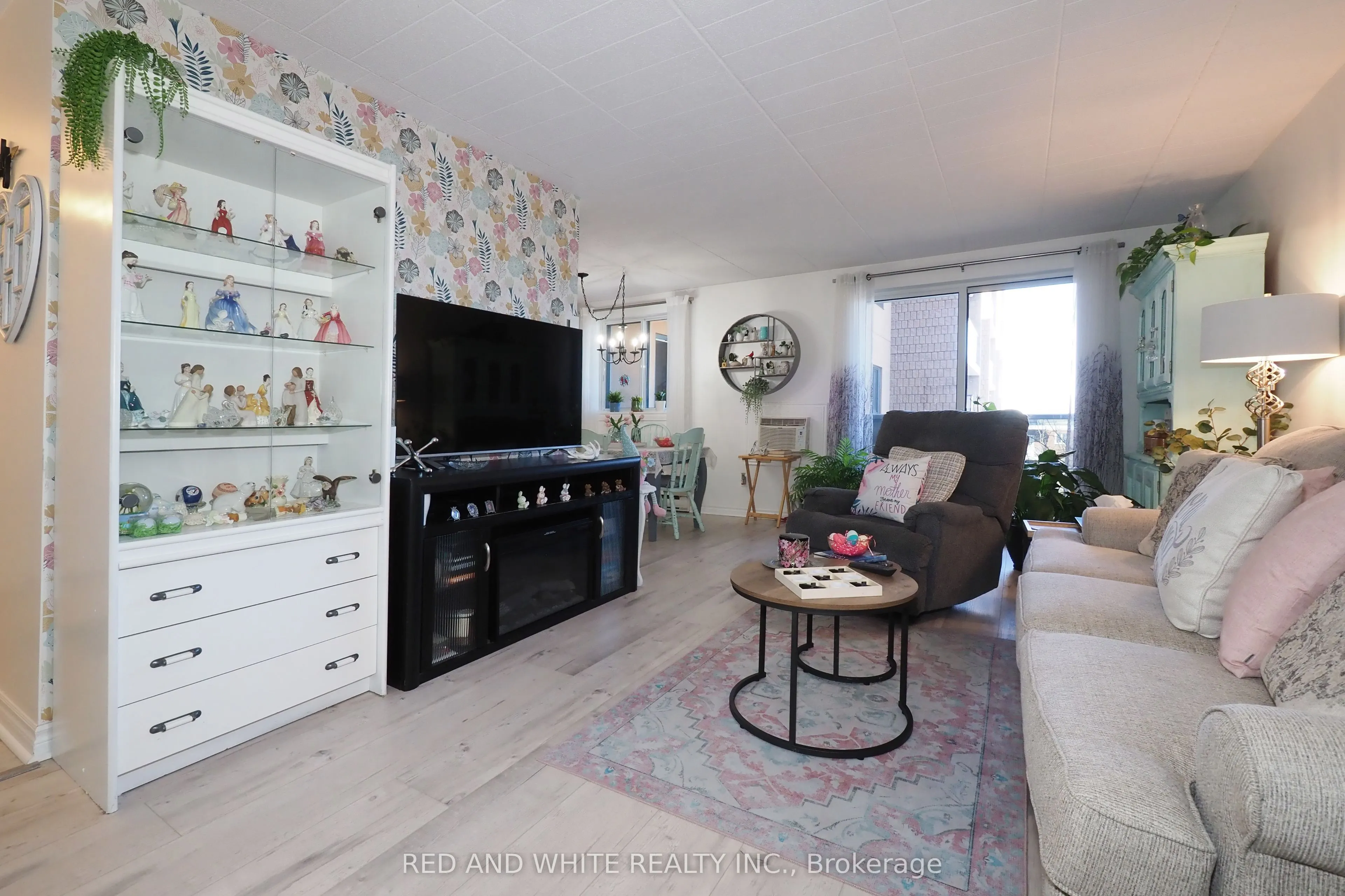 29 West Avenue W, #403