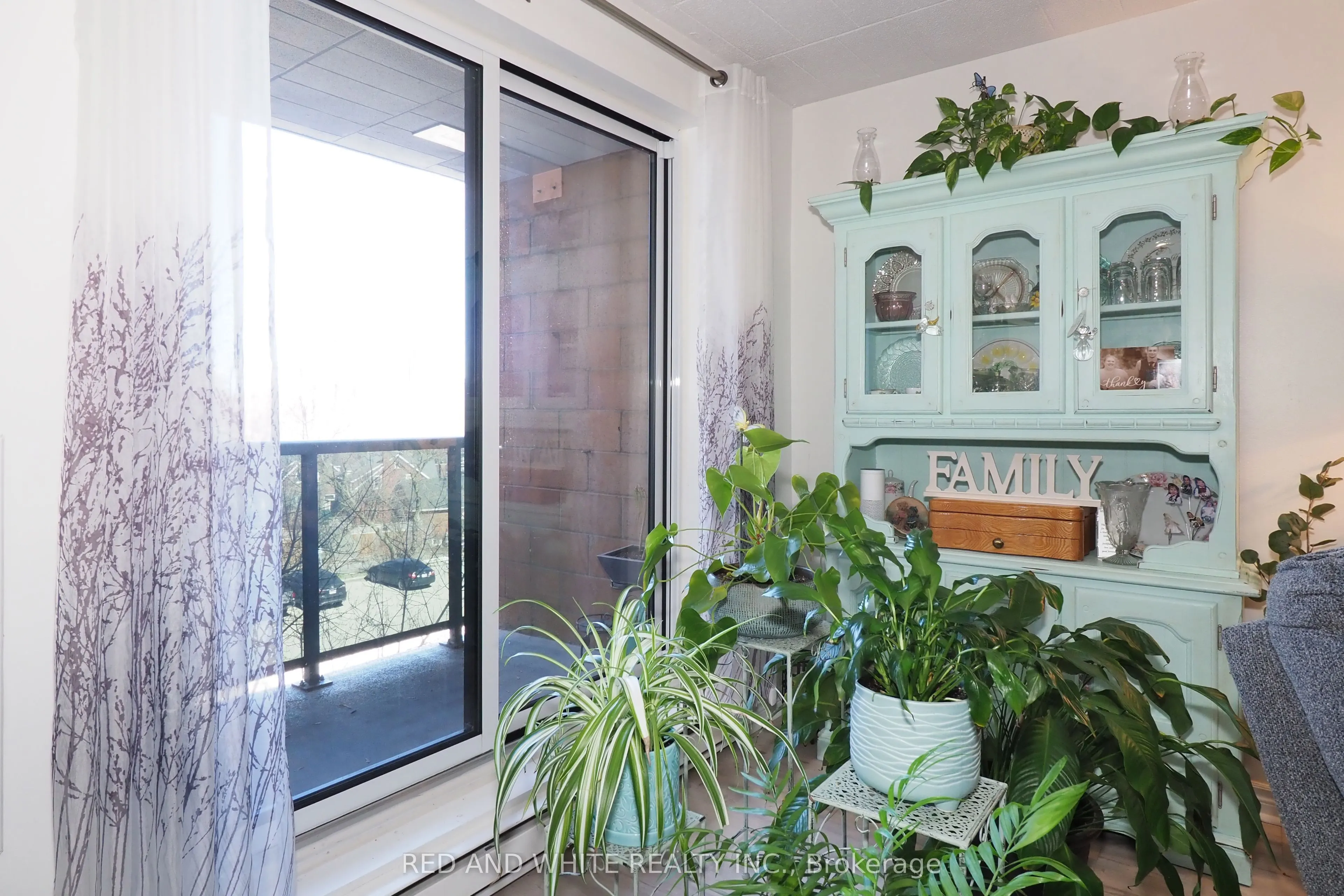 29 West Avenue W, #403