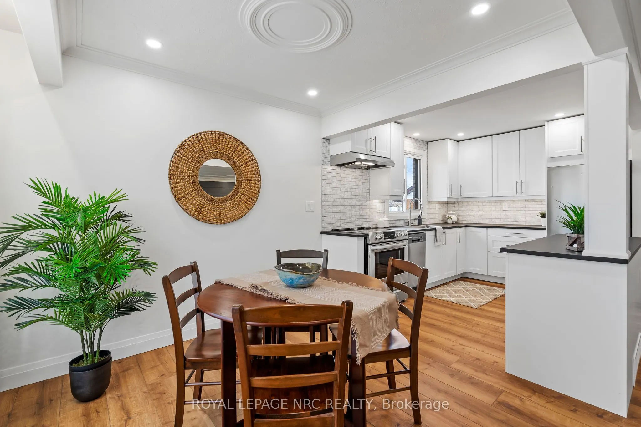 4908 Pettit Avenue, #Upper