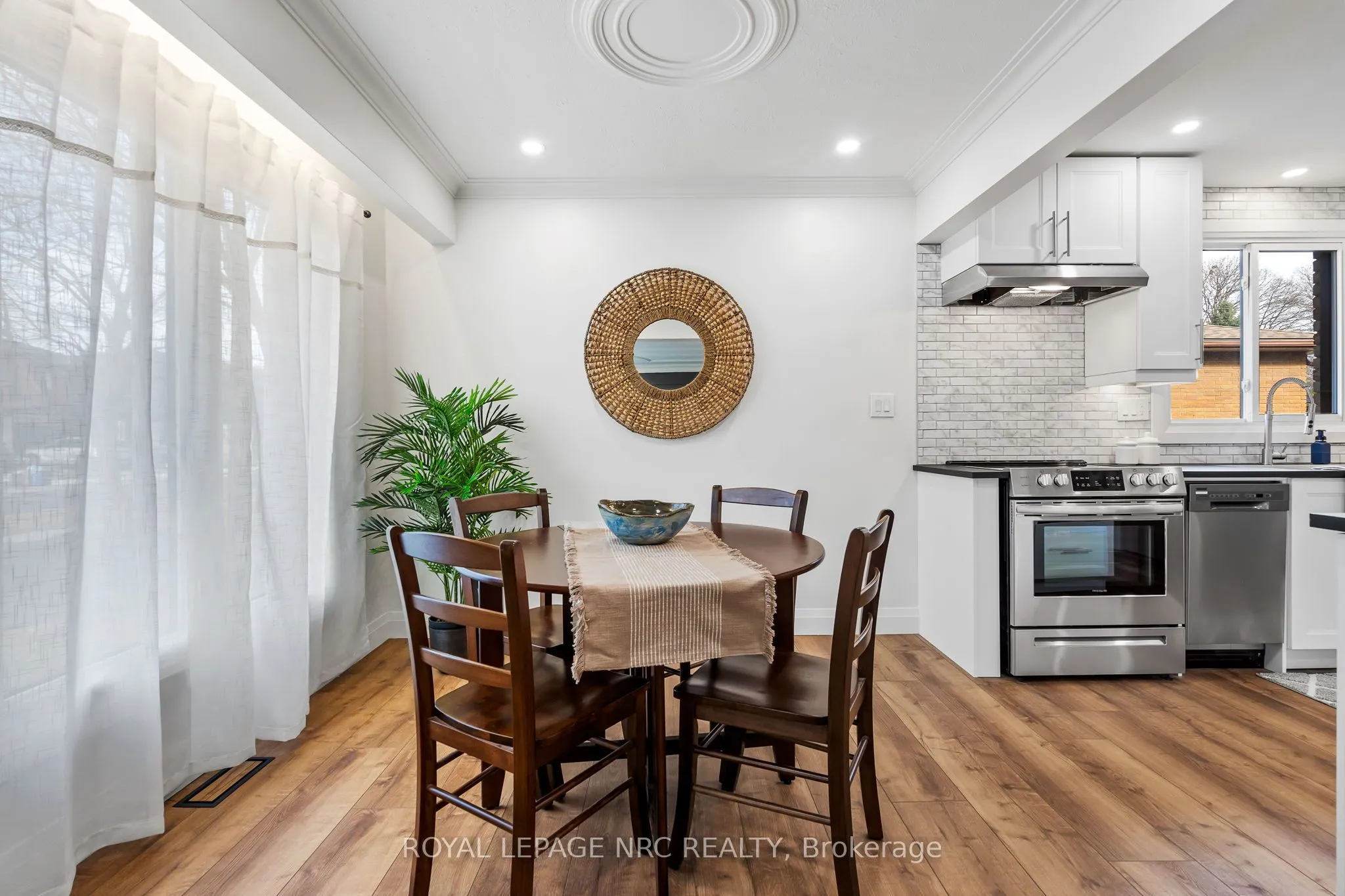 4908 Pettit Avenue, #Upper