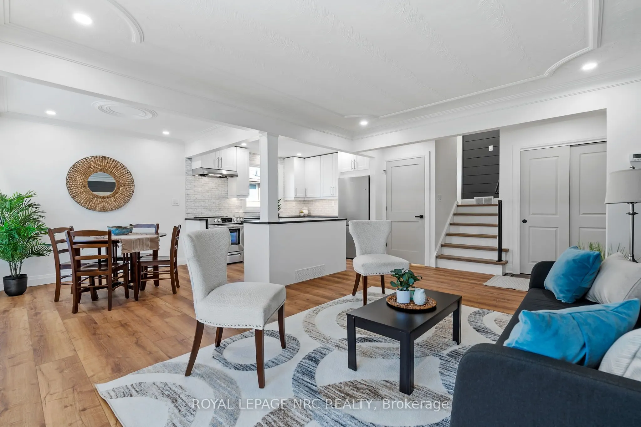 4908 Pettit Avenue, #Upper
