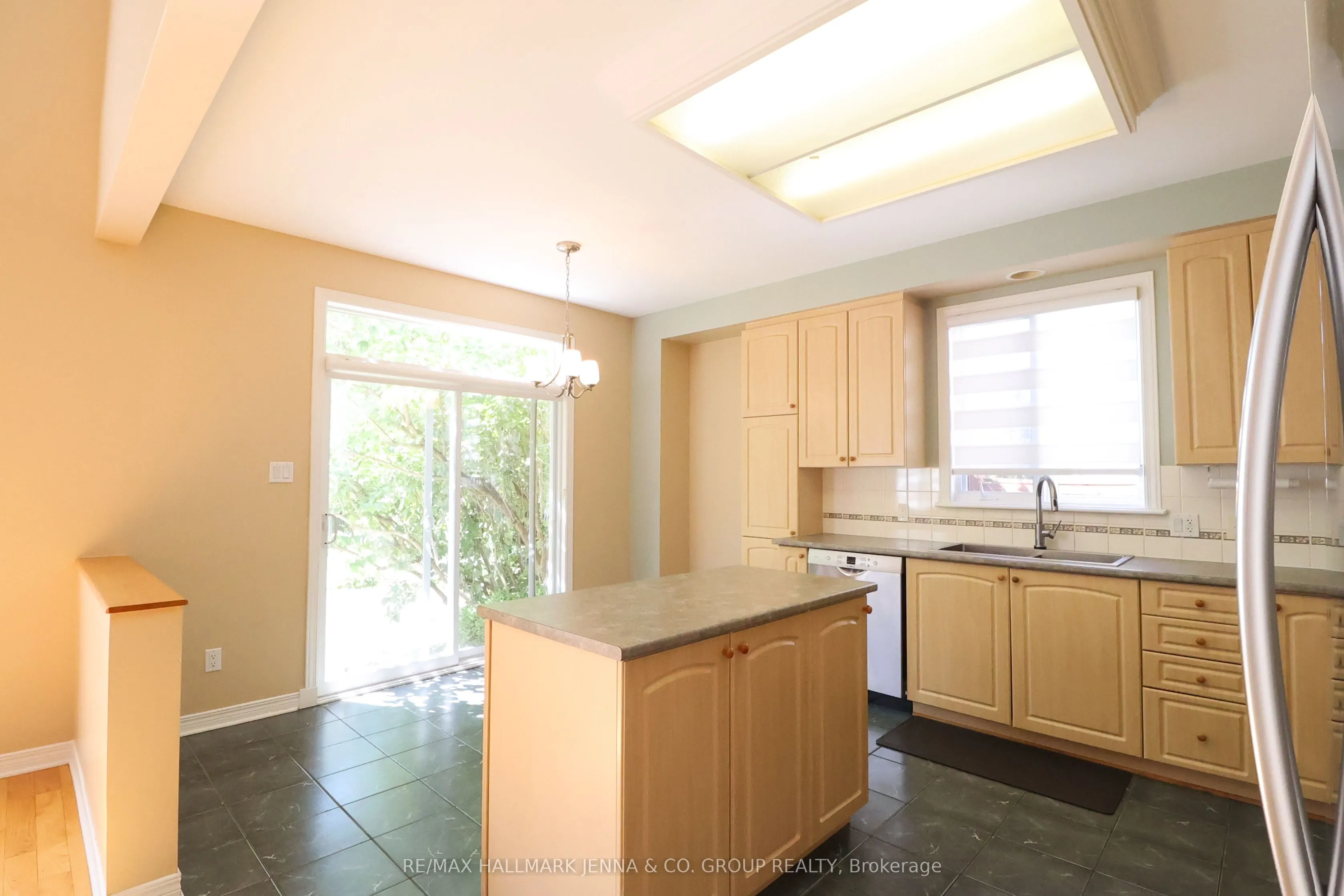 6 Bellingham Place