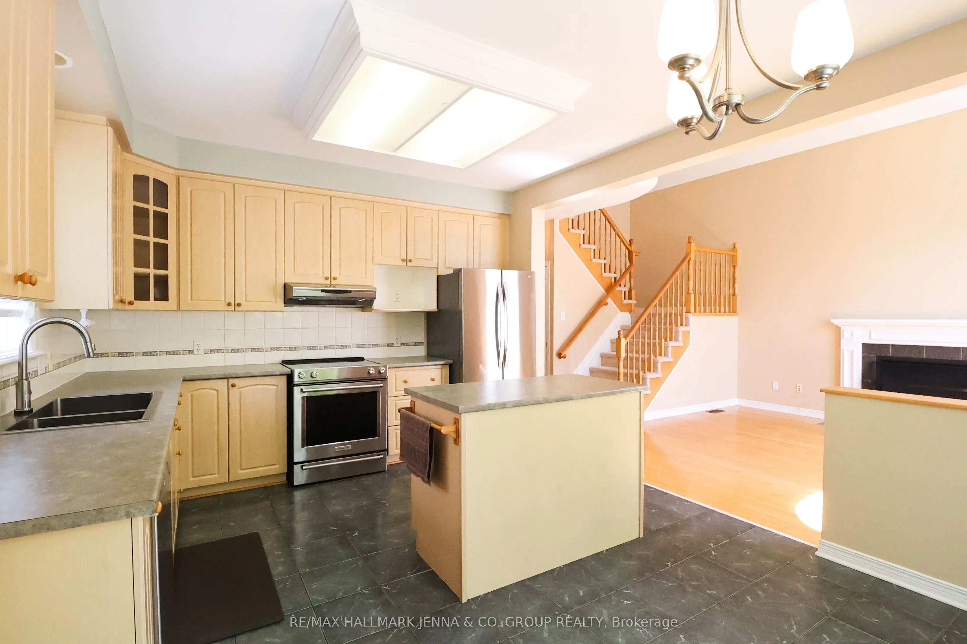 6 Bellingham Place