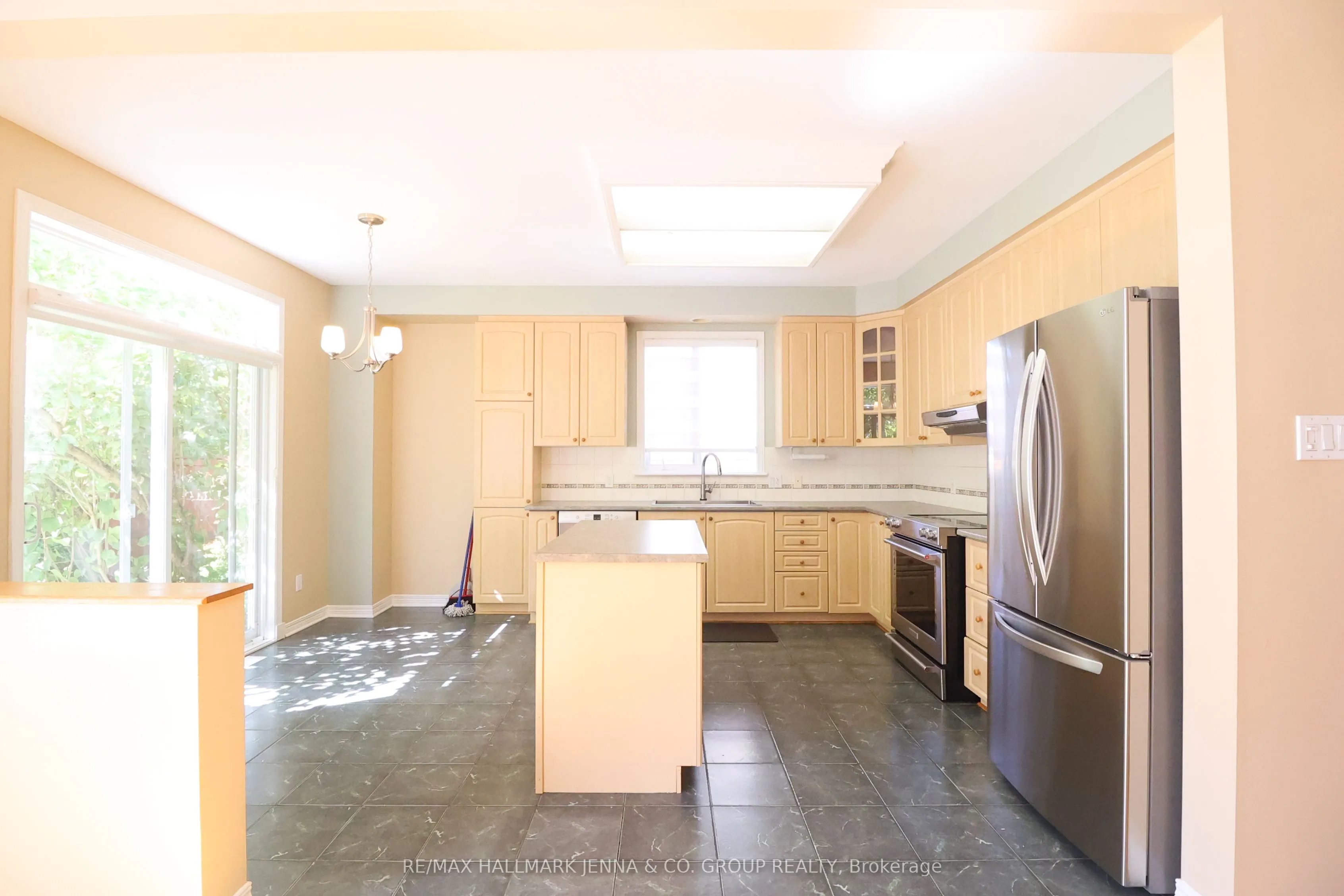 6 Bellingham Place
