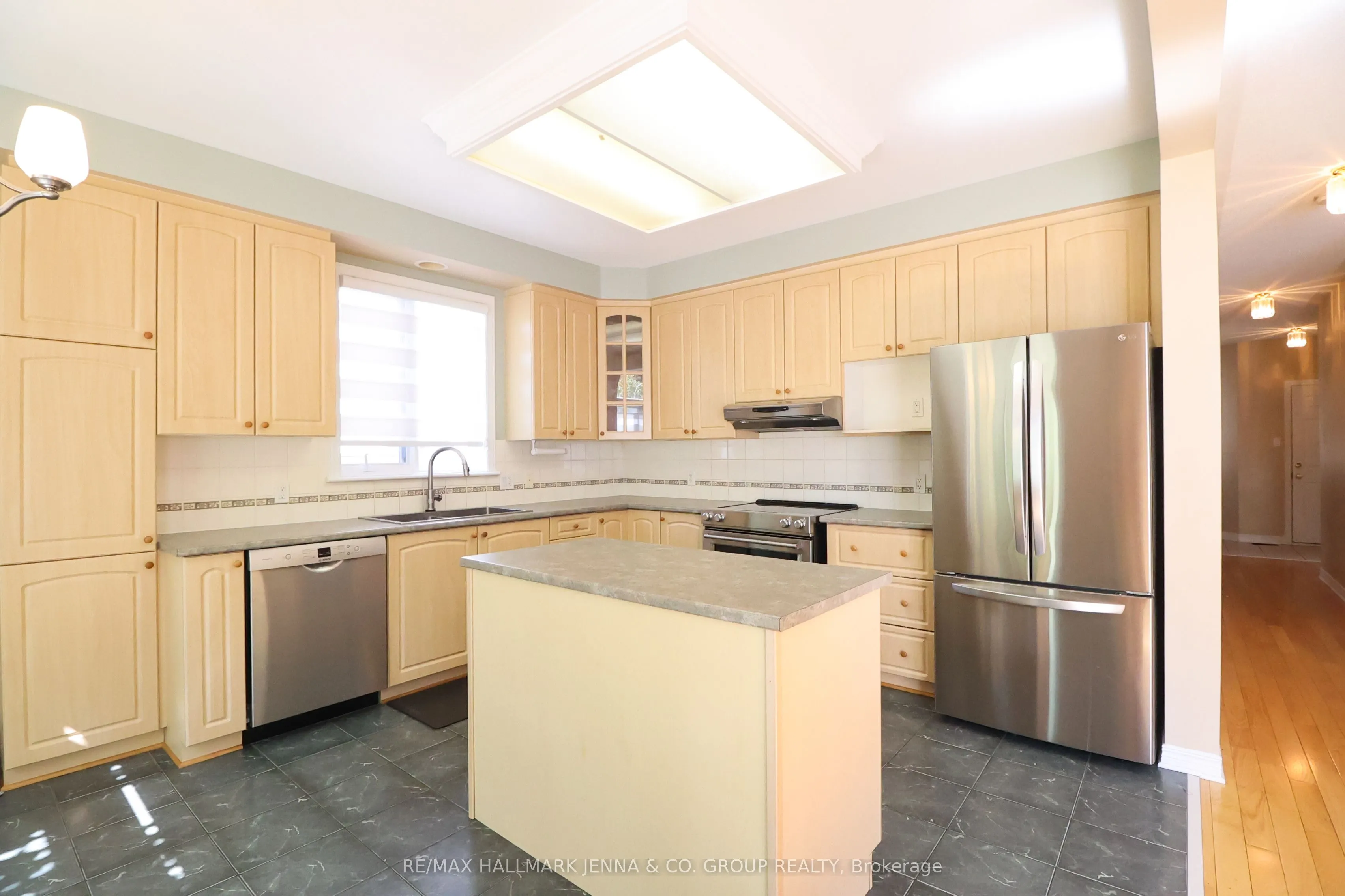 6 Bellingham Place