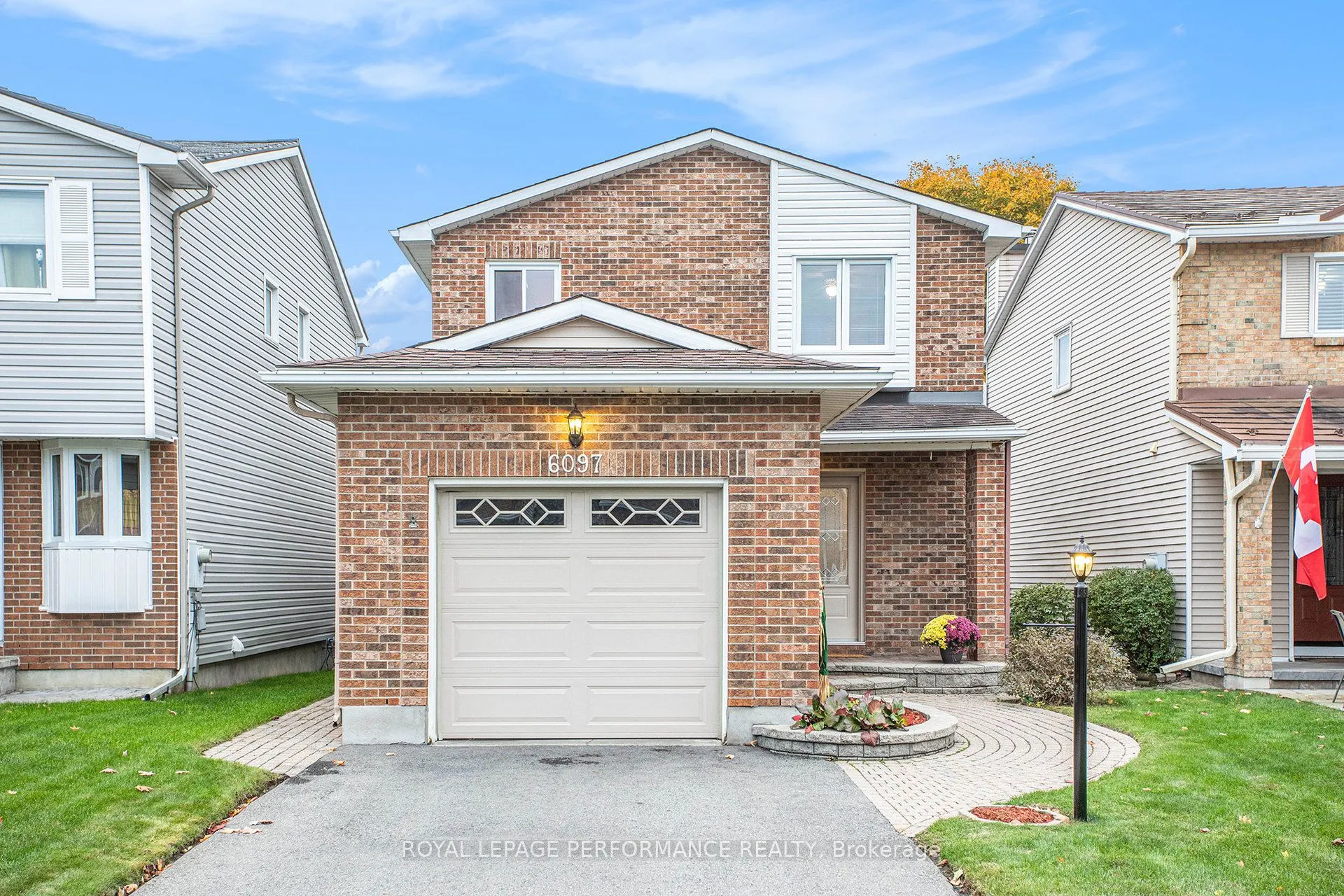 6097 Forestglen Crescent