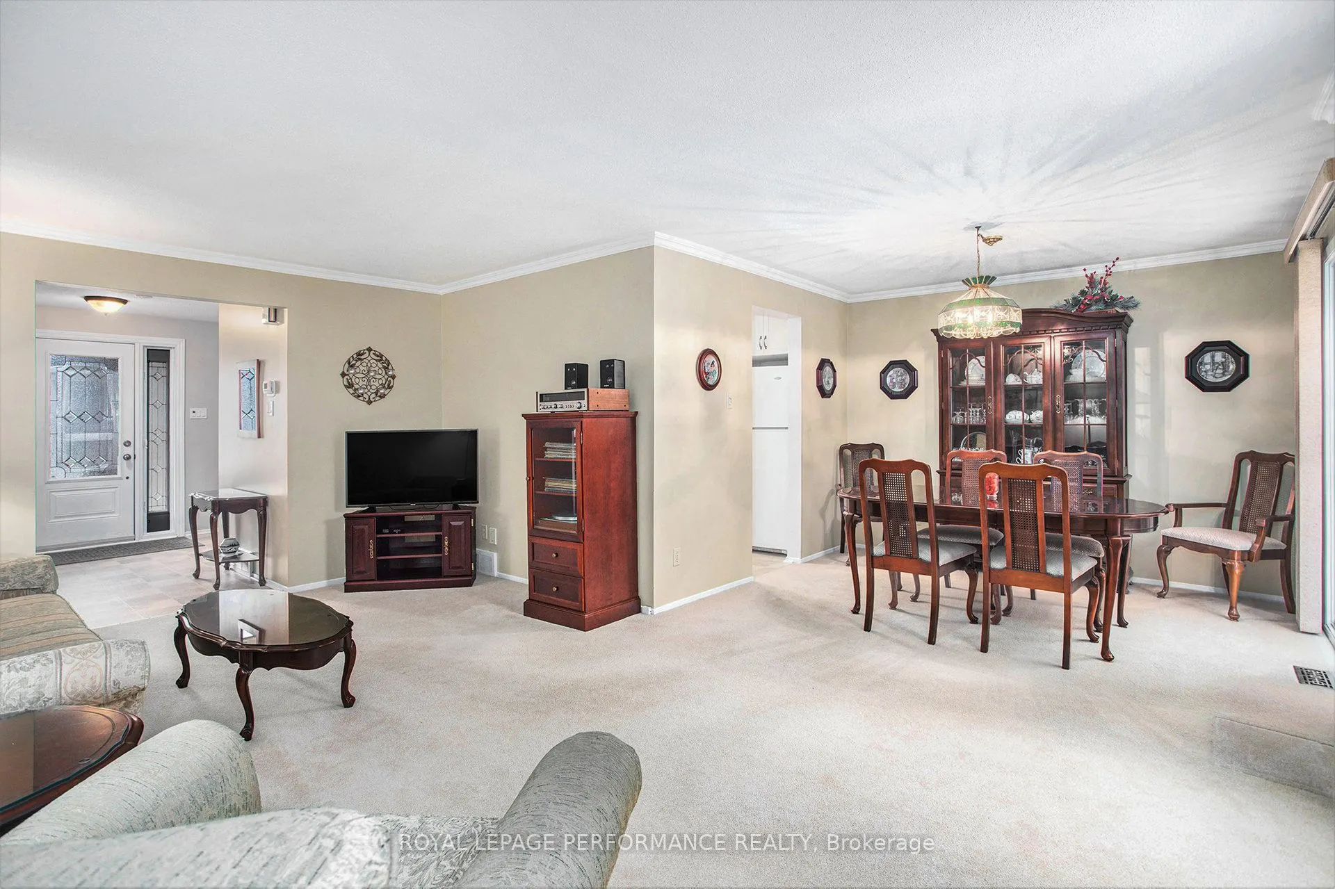6097 Forestglen Crescent