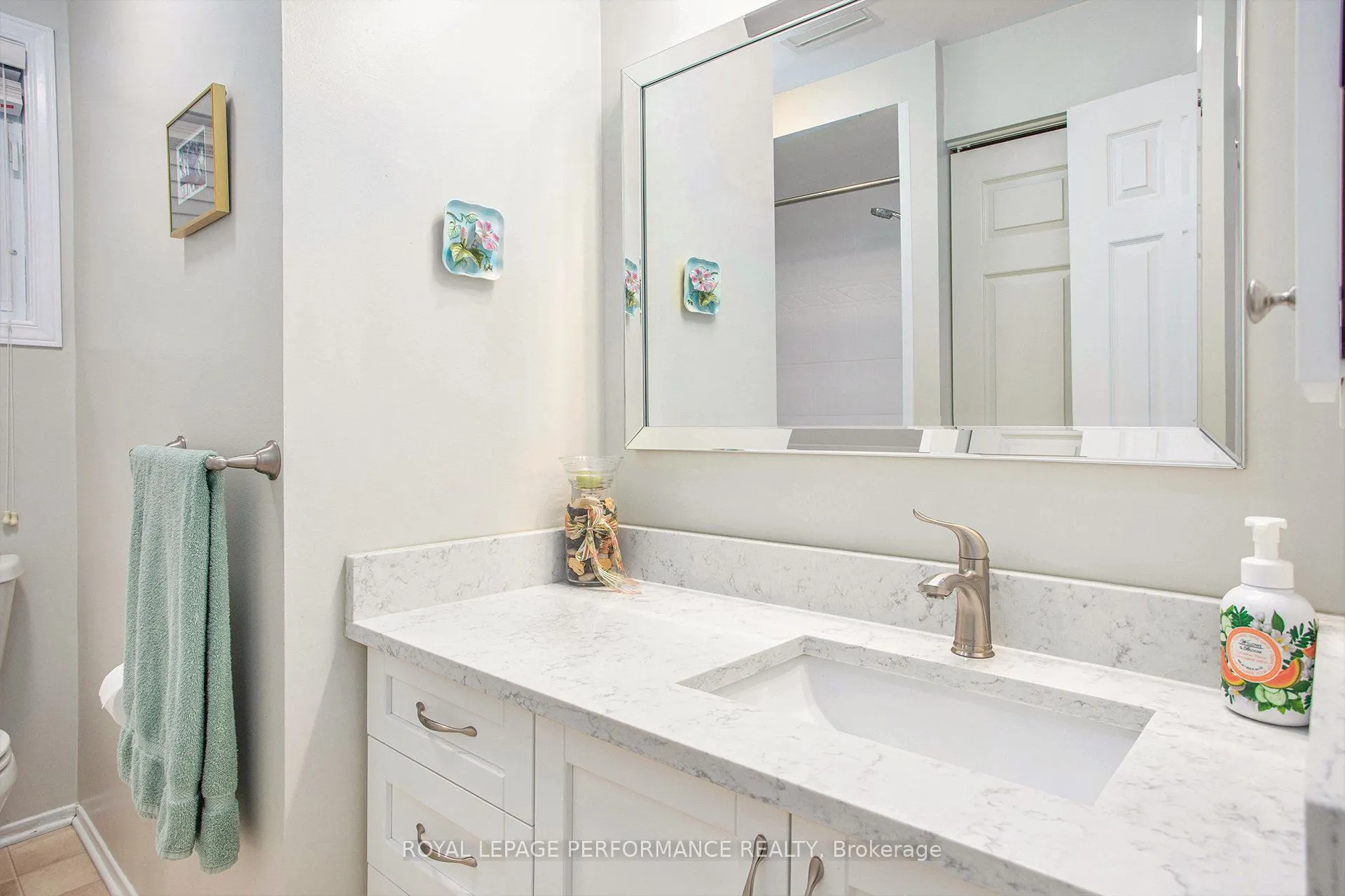 6097 Forestglen Crescent
