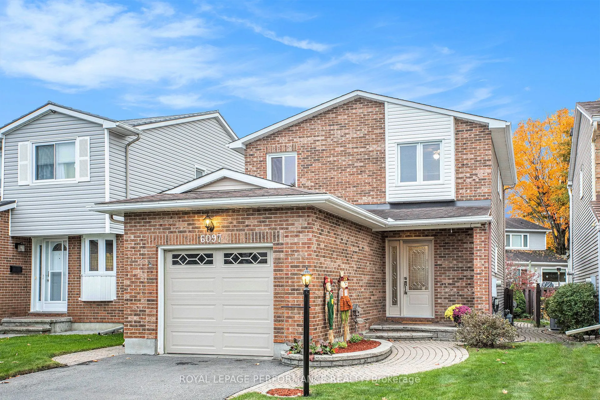 6097 Forestglen Crescent