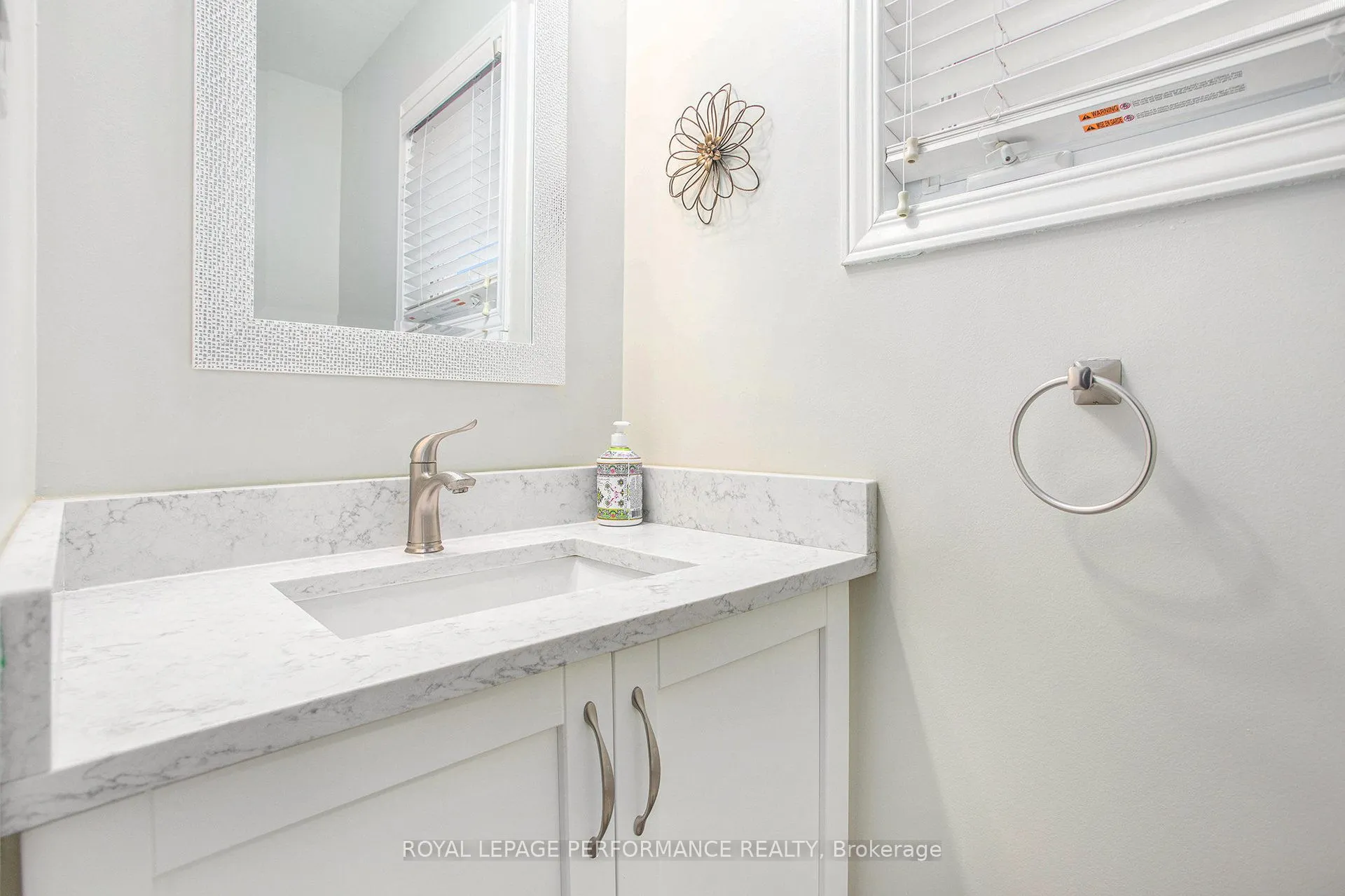 6097 Forestglen Crescent