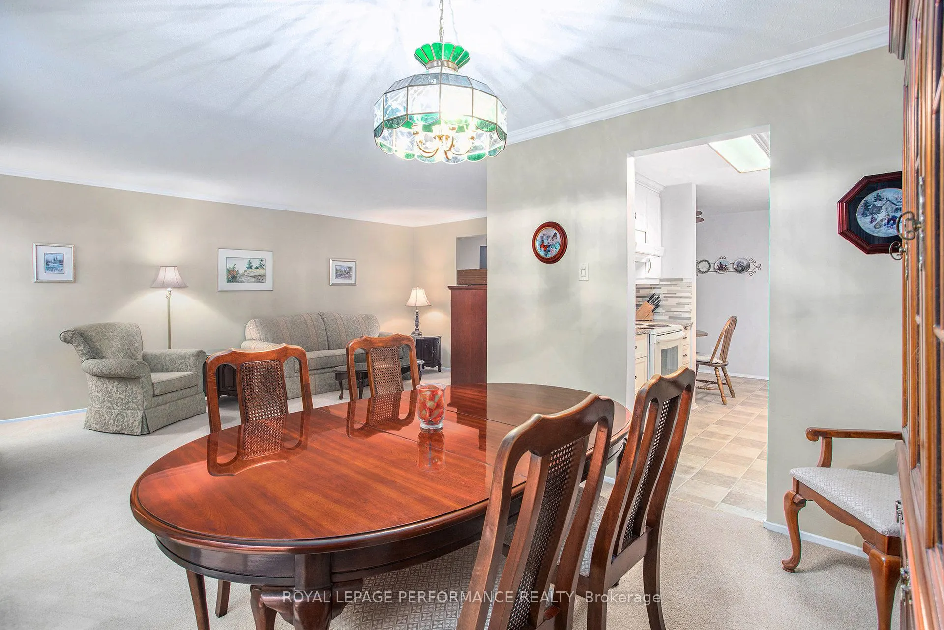 6097 Forestglen Crescent