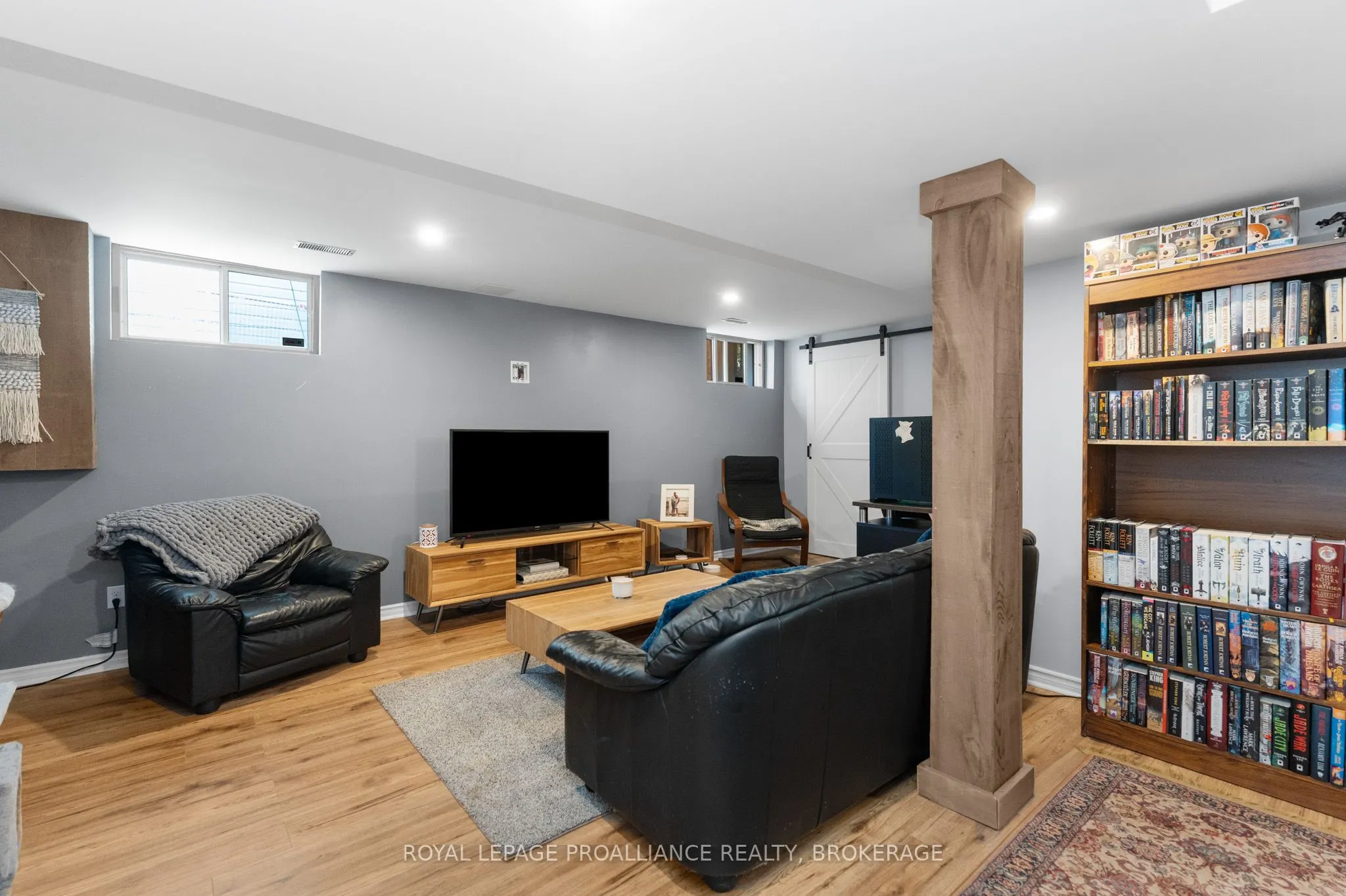 991 Waterbury Crescent