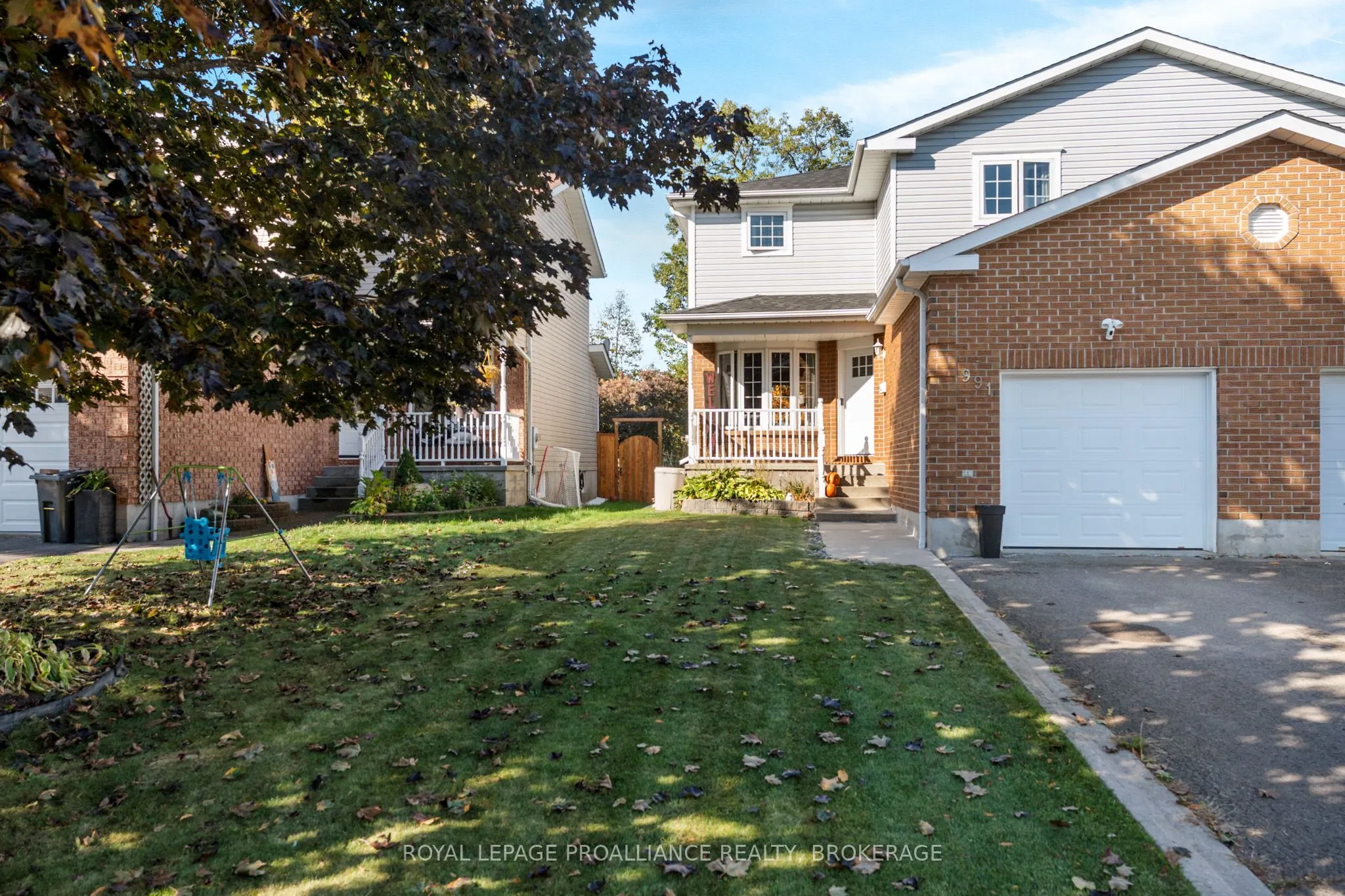 991 Waterbury Crescent