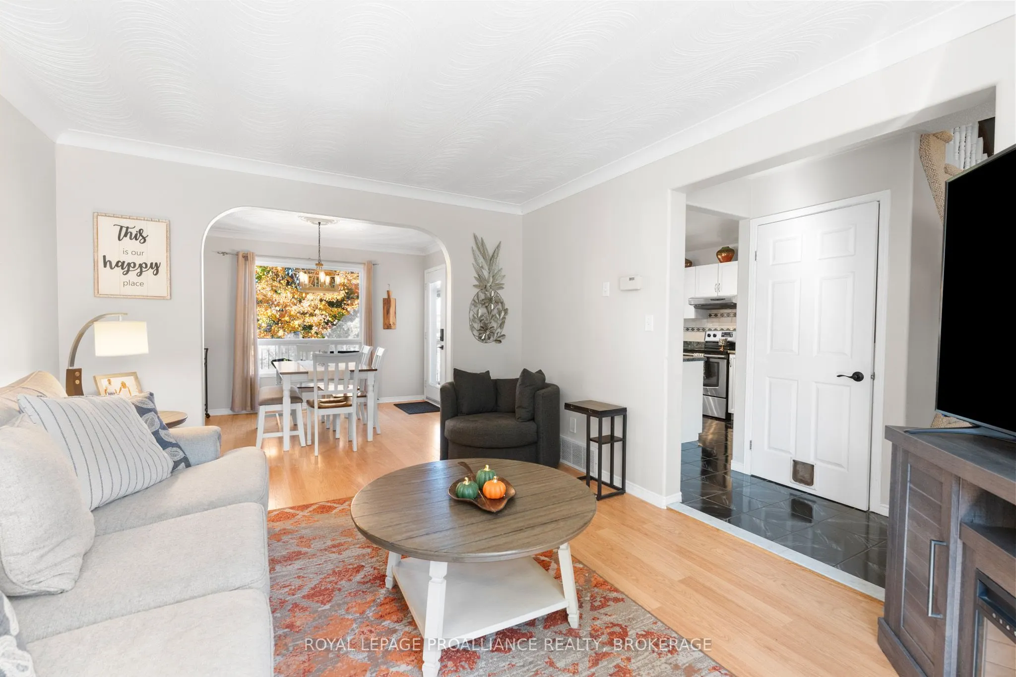 991 Waterbury Crescent