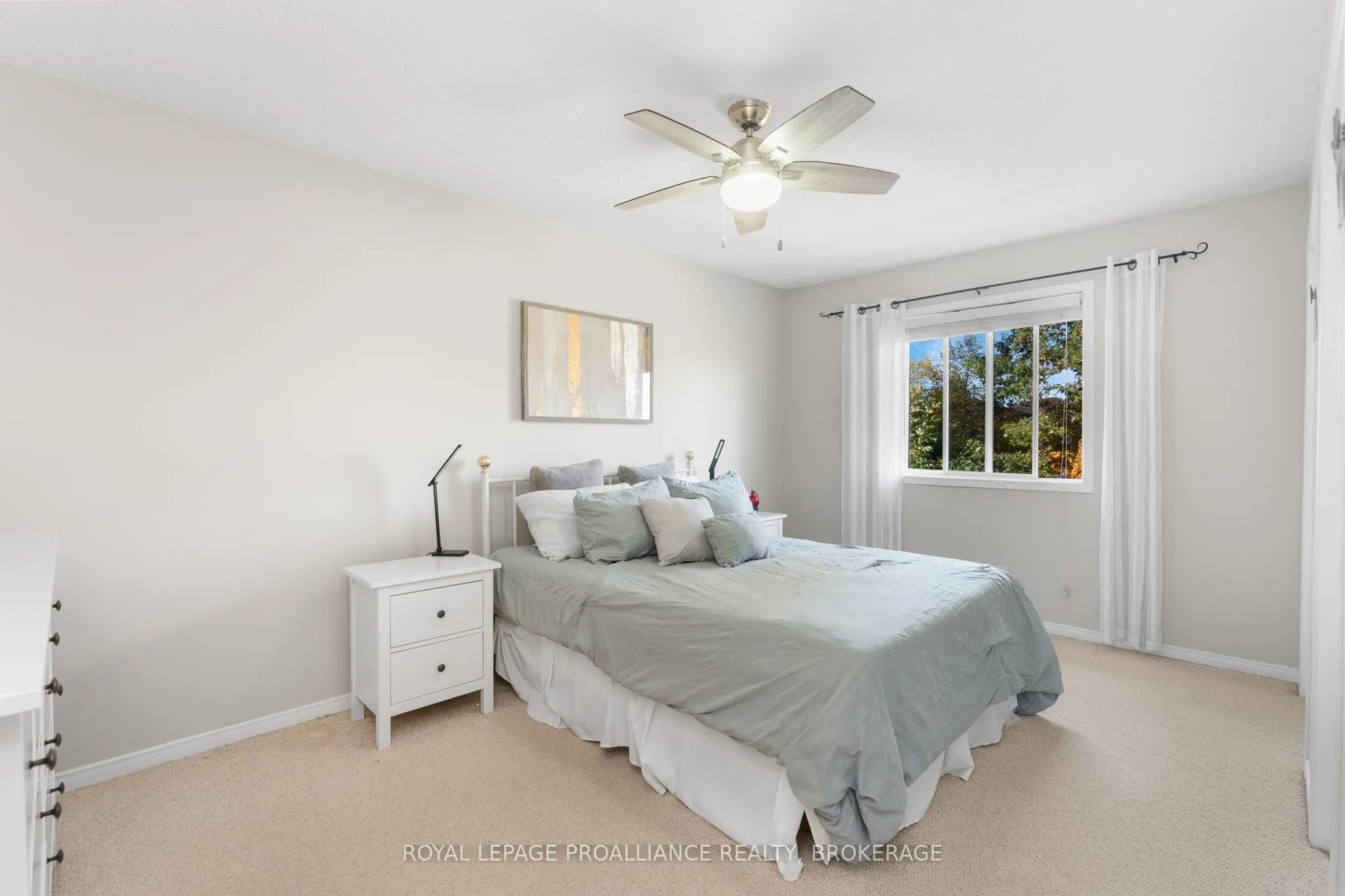 991 Waterbury Crescent
